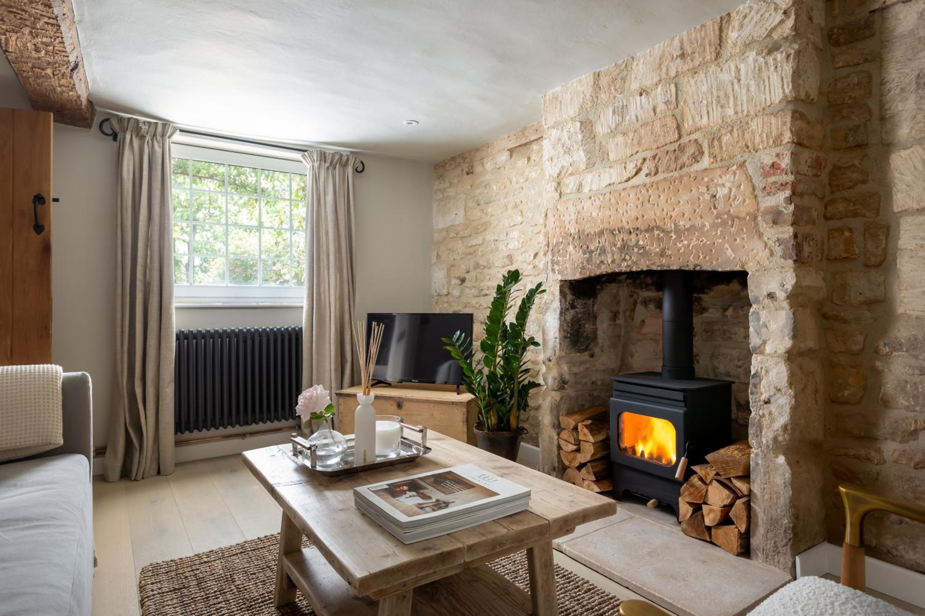 Mulberry, A Luxury Two Bed Cottage in Painswick view 5
