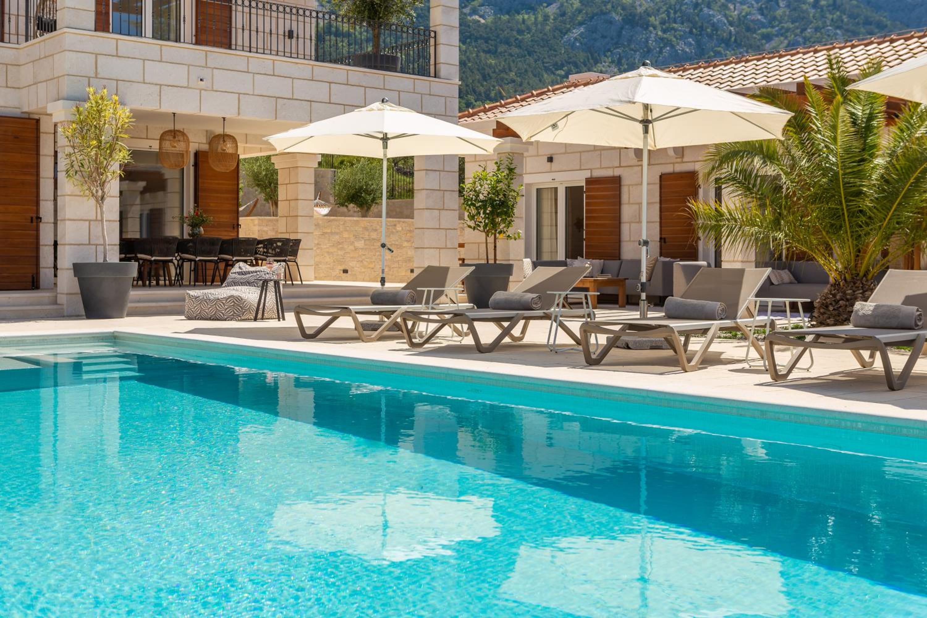 Luxury Villa Vespera view 3