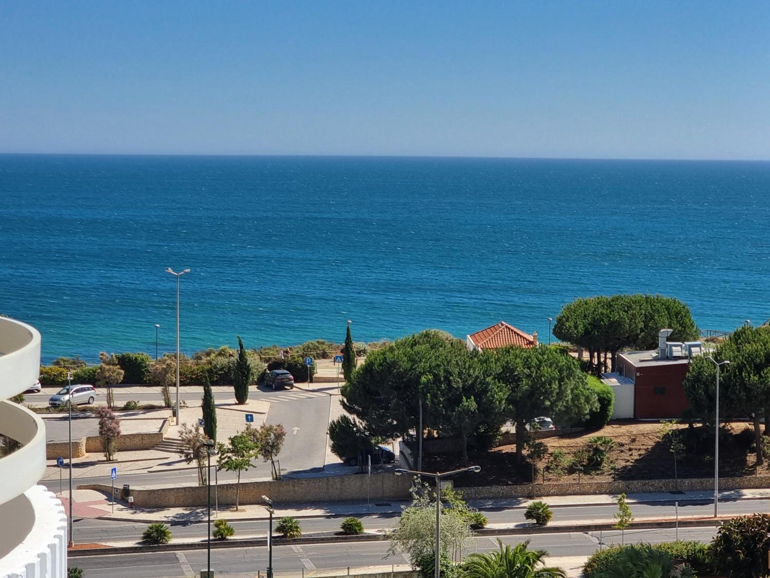 Apartamento junto a Praia com piscina. view 2