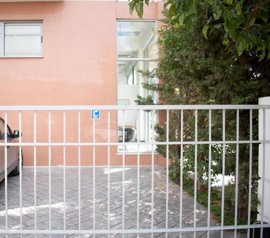 Sunny & cosy apt with balcony in Peristeri!