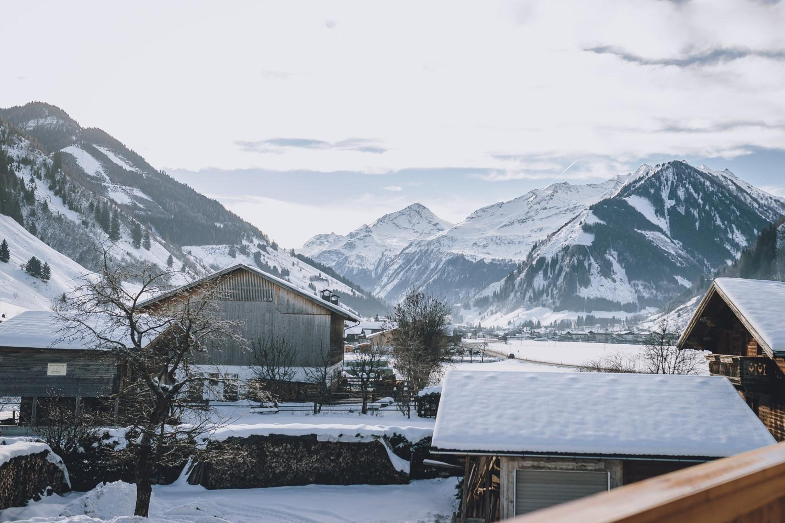 M1 - Mountain Living view 3