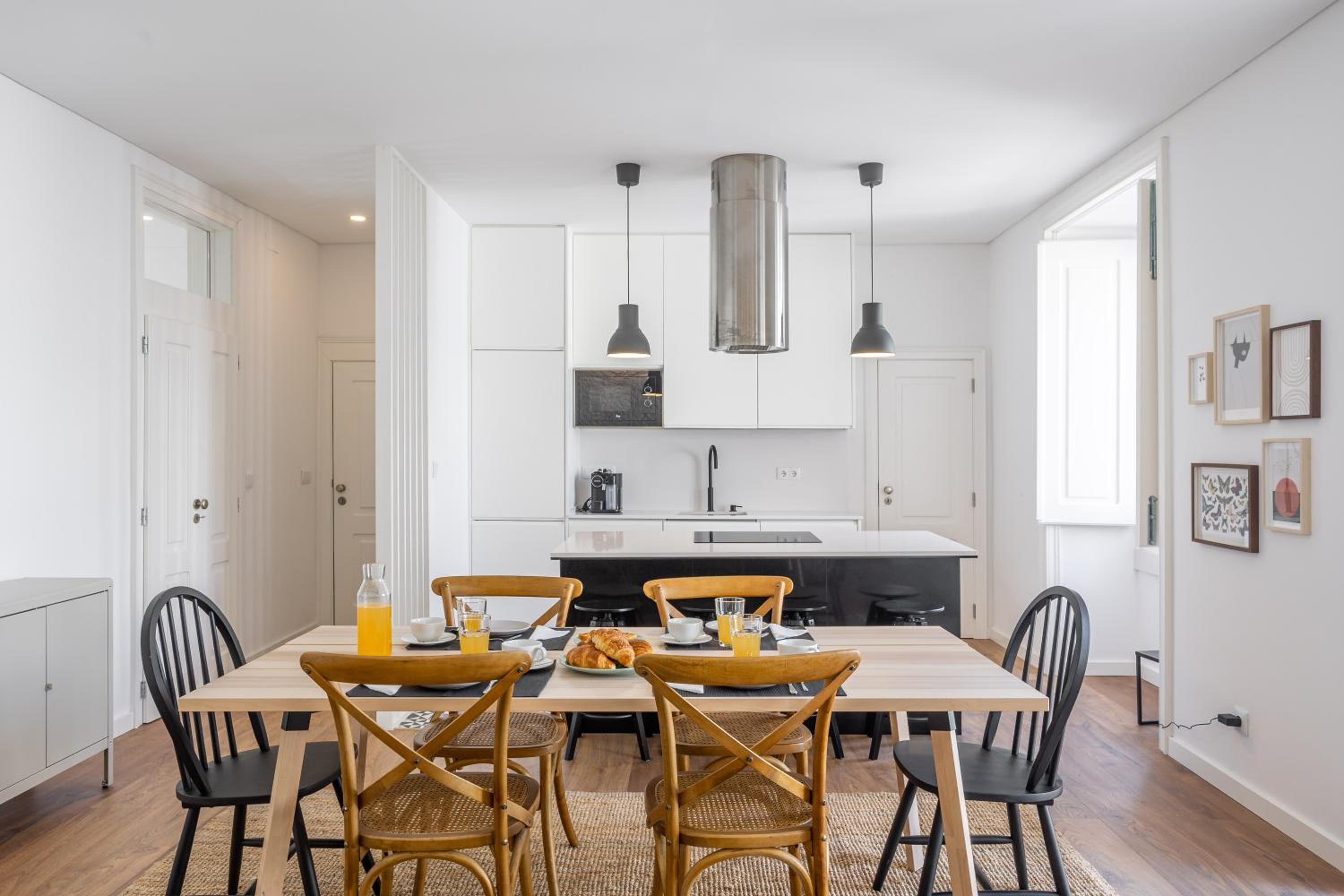 Trendy T.M Apartament by the River view 4