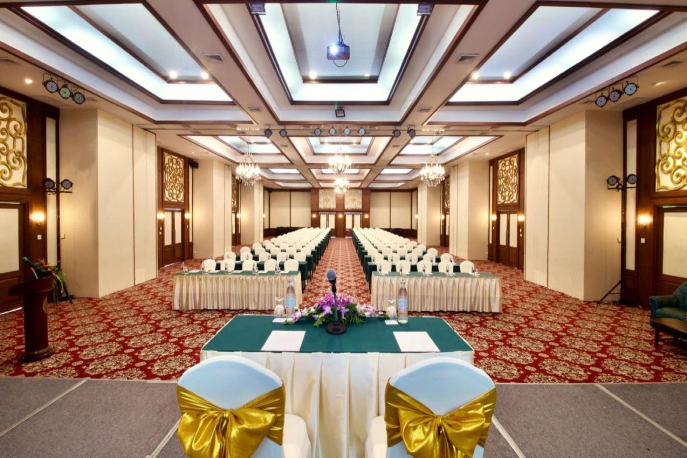 meeting & event spaces