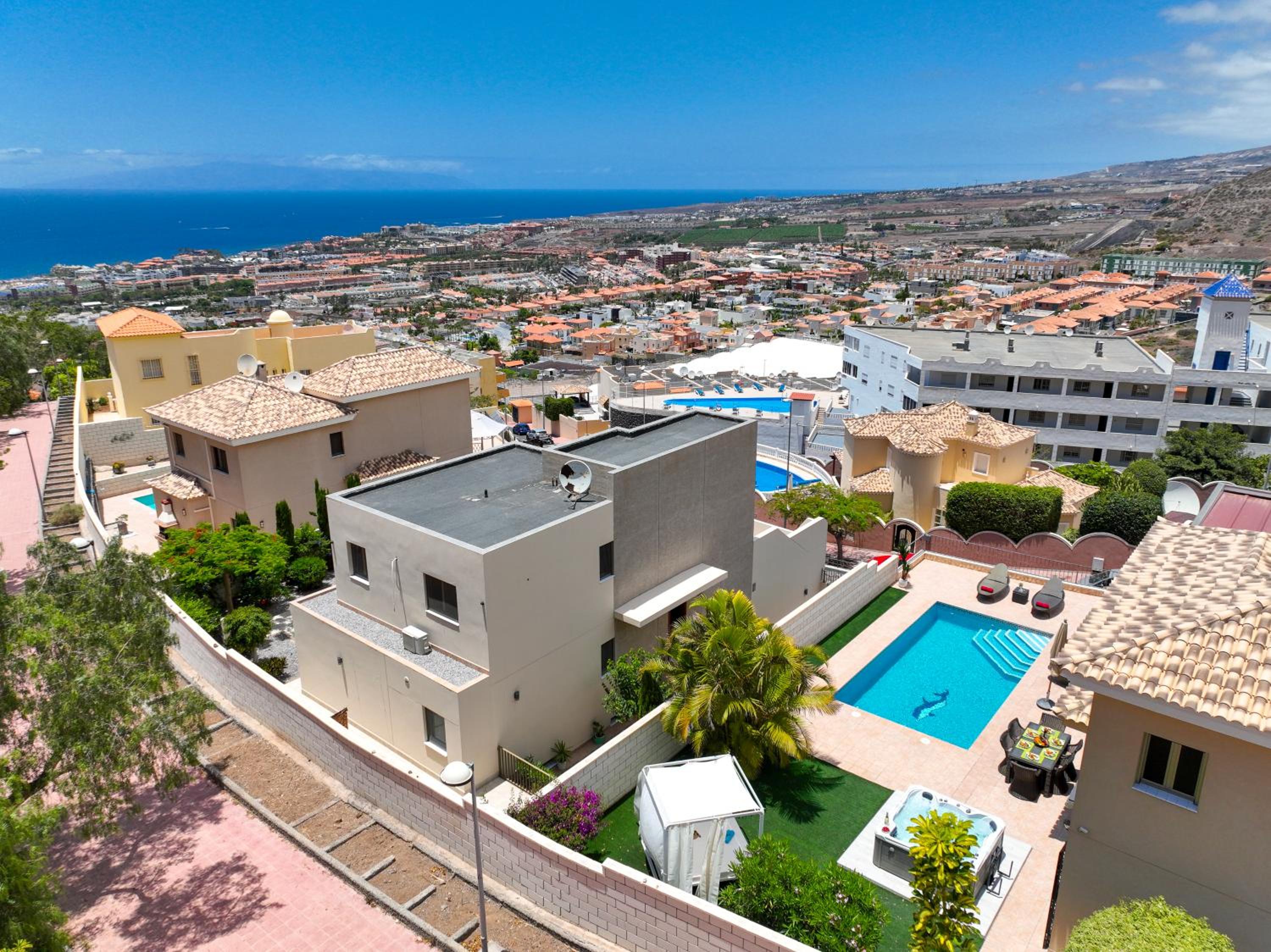 TORVISCAS SUNSET VILLA 4 rooms & private Jacuzzi photo 3