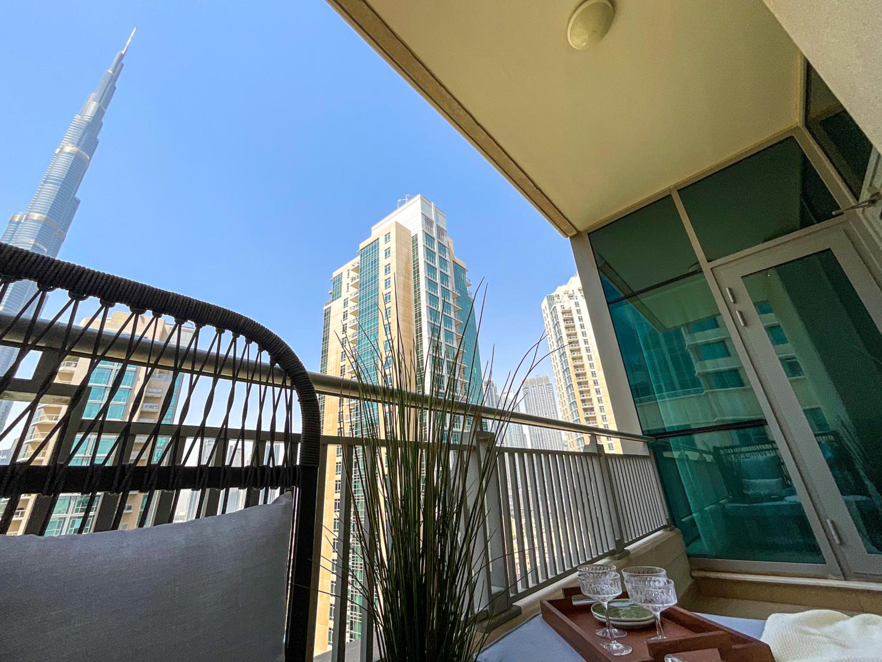 HiGuests - Amazing Apartment overlooking Burj Khalifa!