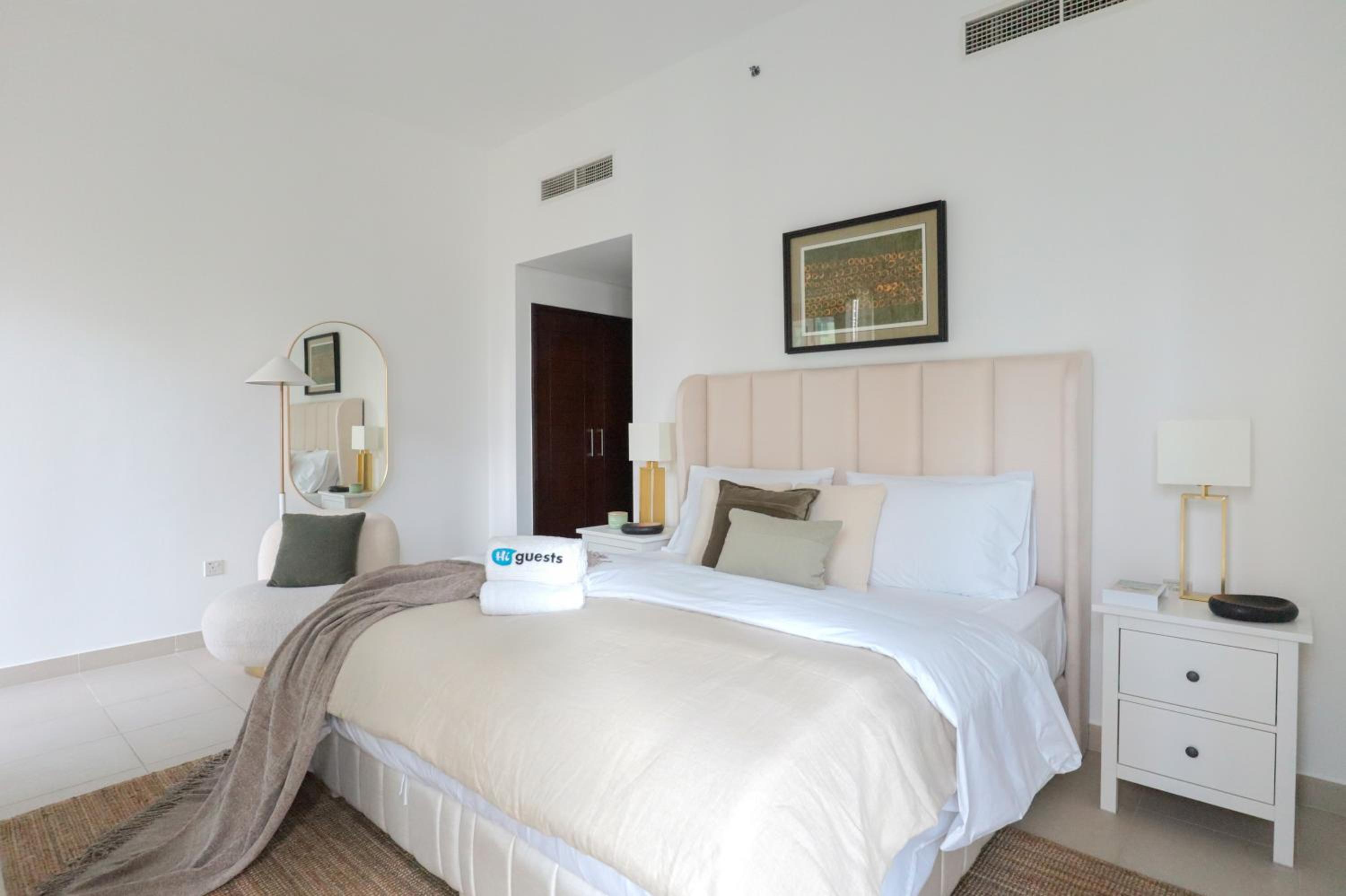 HiGuests - Amazing Apartment overlooking Burj Khalifa!
