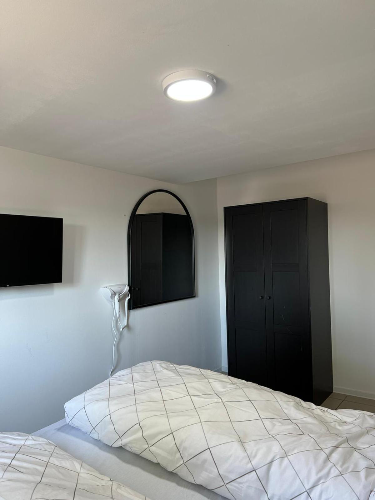 Elegant Garden Villa with Free Parking Sleeps 25