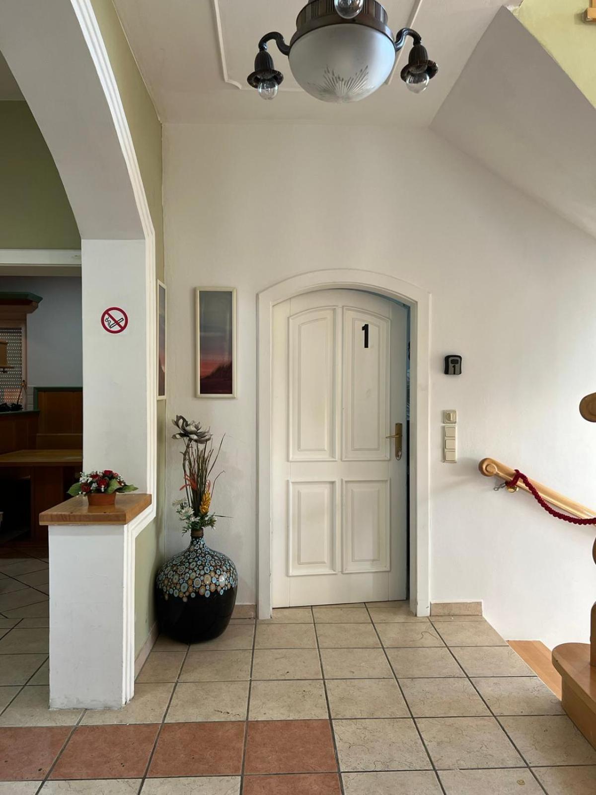 Elegant Garden Villa with Free Parking Sleeps 25