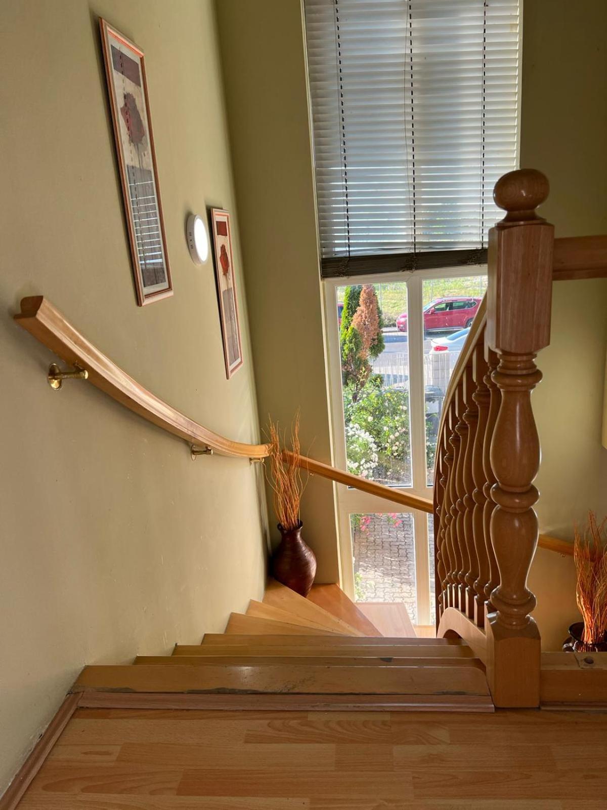 Elegant Garden Villa with Free Parking Sleeps 25