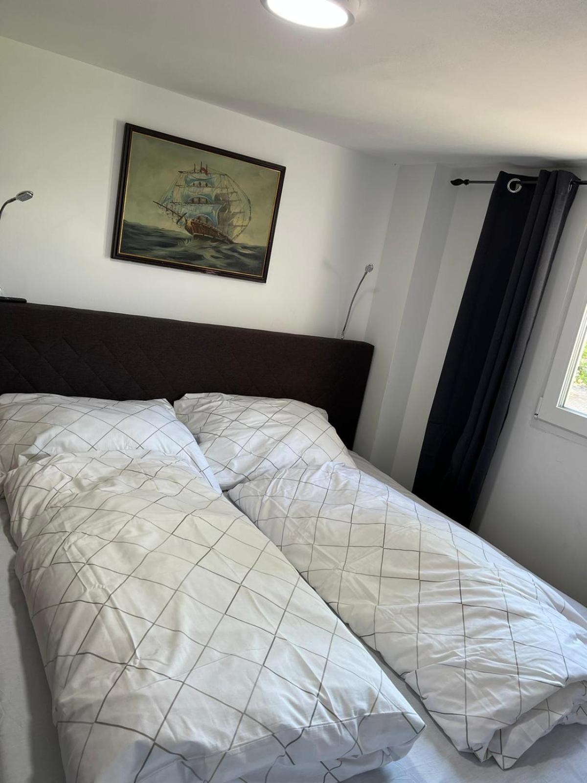 Elegant Garden Villa with Free Parking Sleeps 25