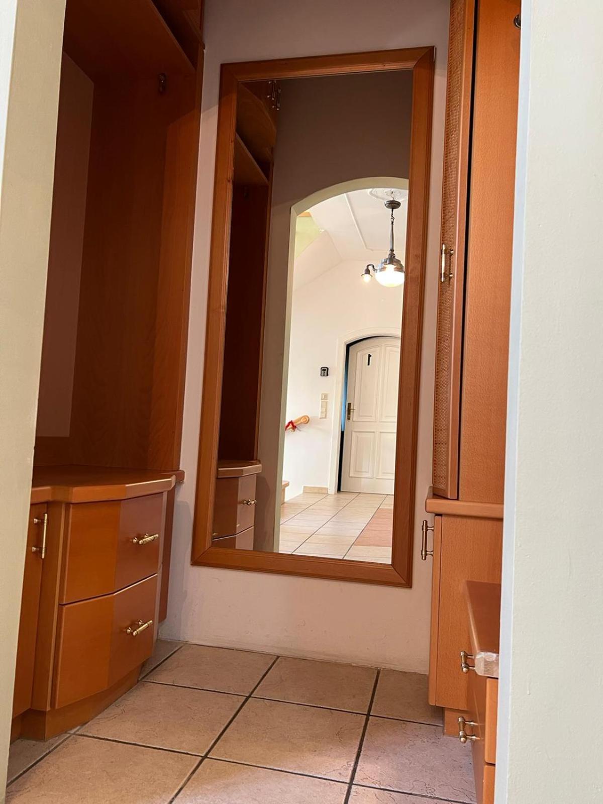 Elegant Garden Villa with Free Parking Sleeps 25