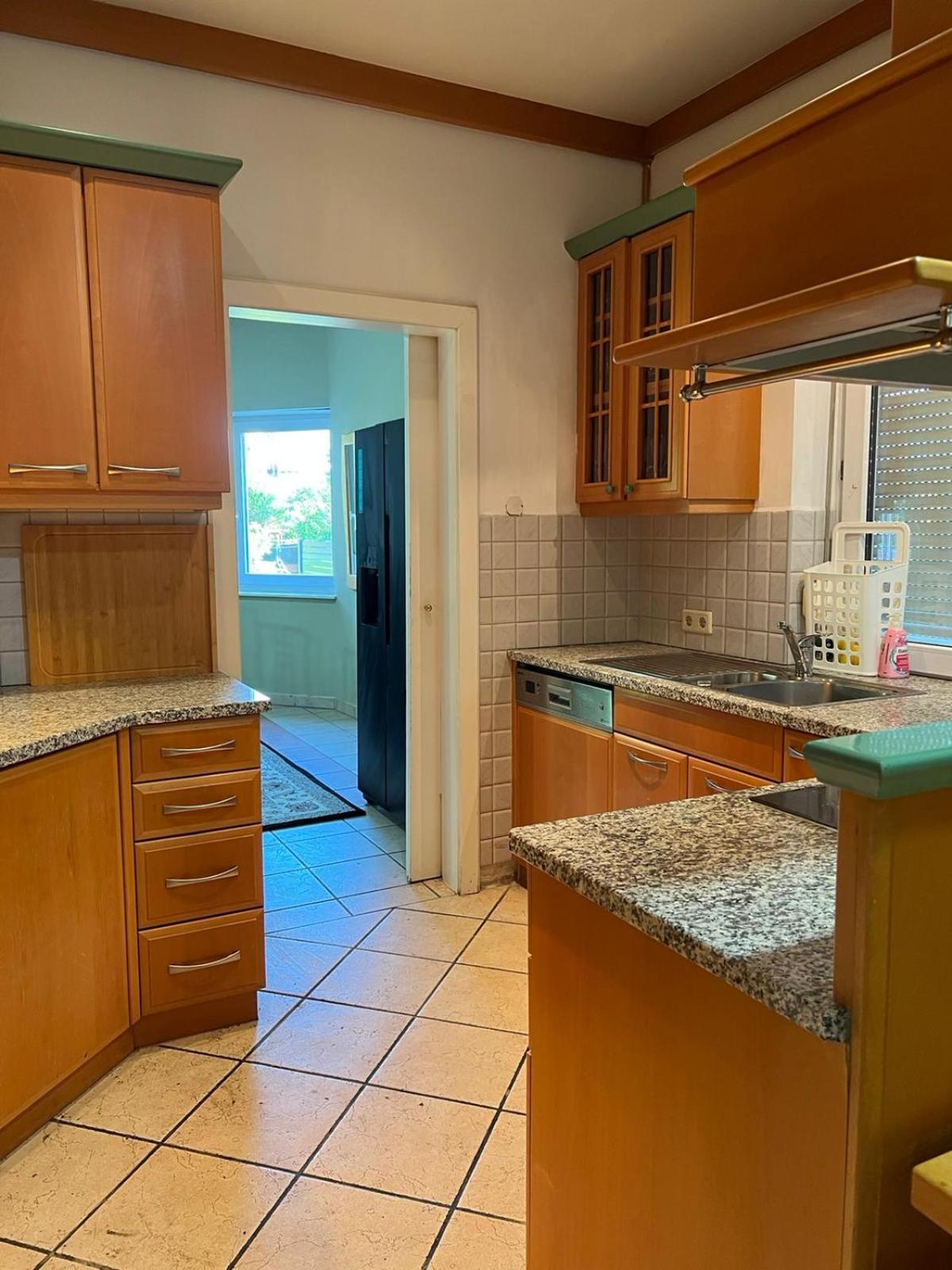 Elegant Garden Villa with Free Parking Sleeps 25