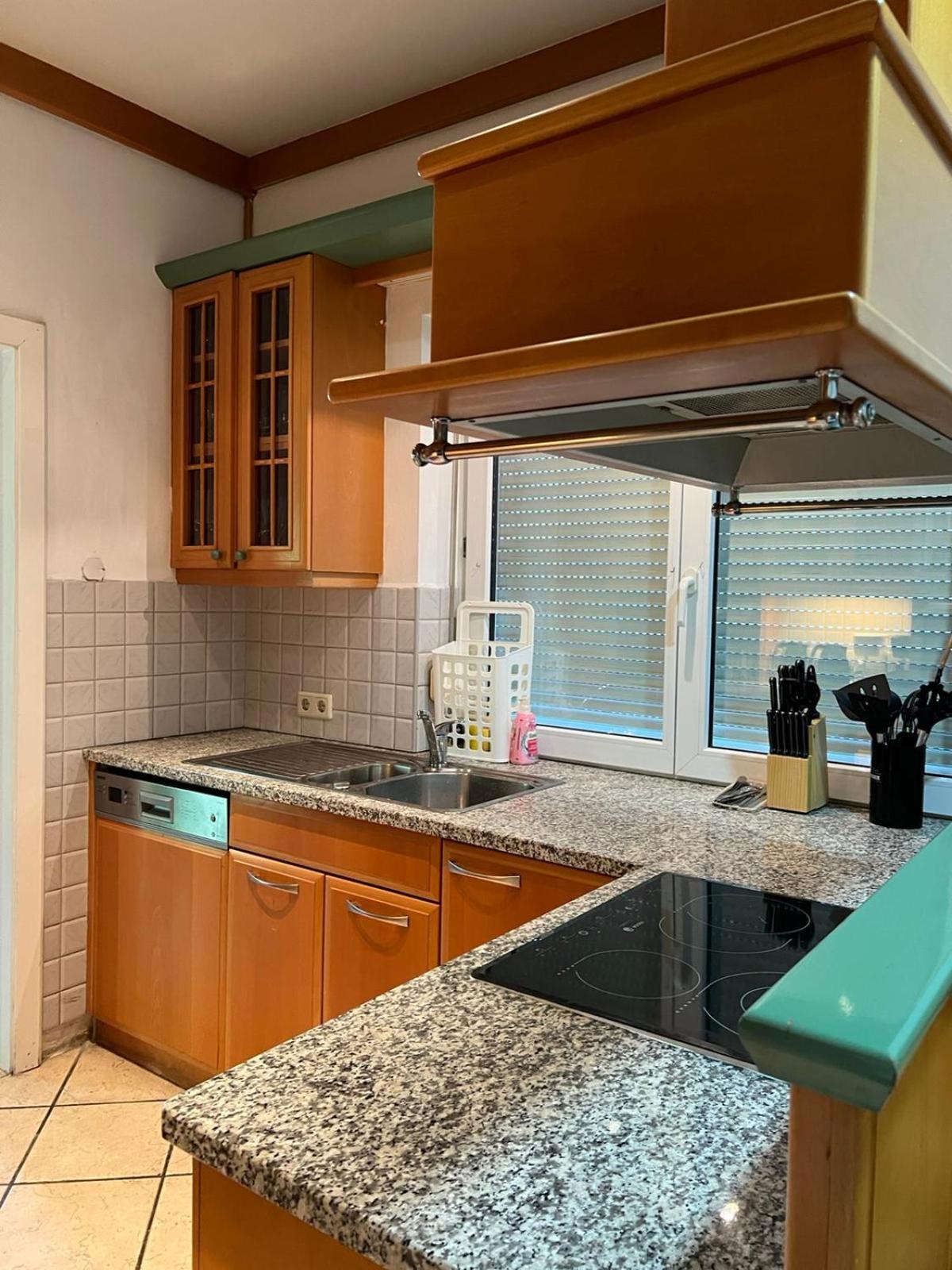 Elegant Garden Villa with Free Parking Sleeps 25