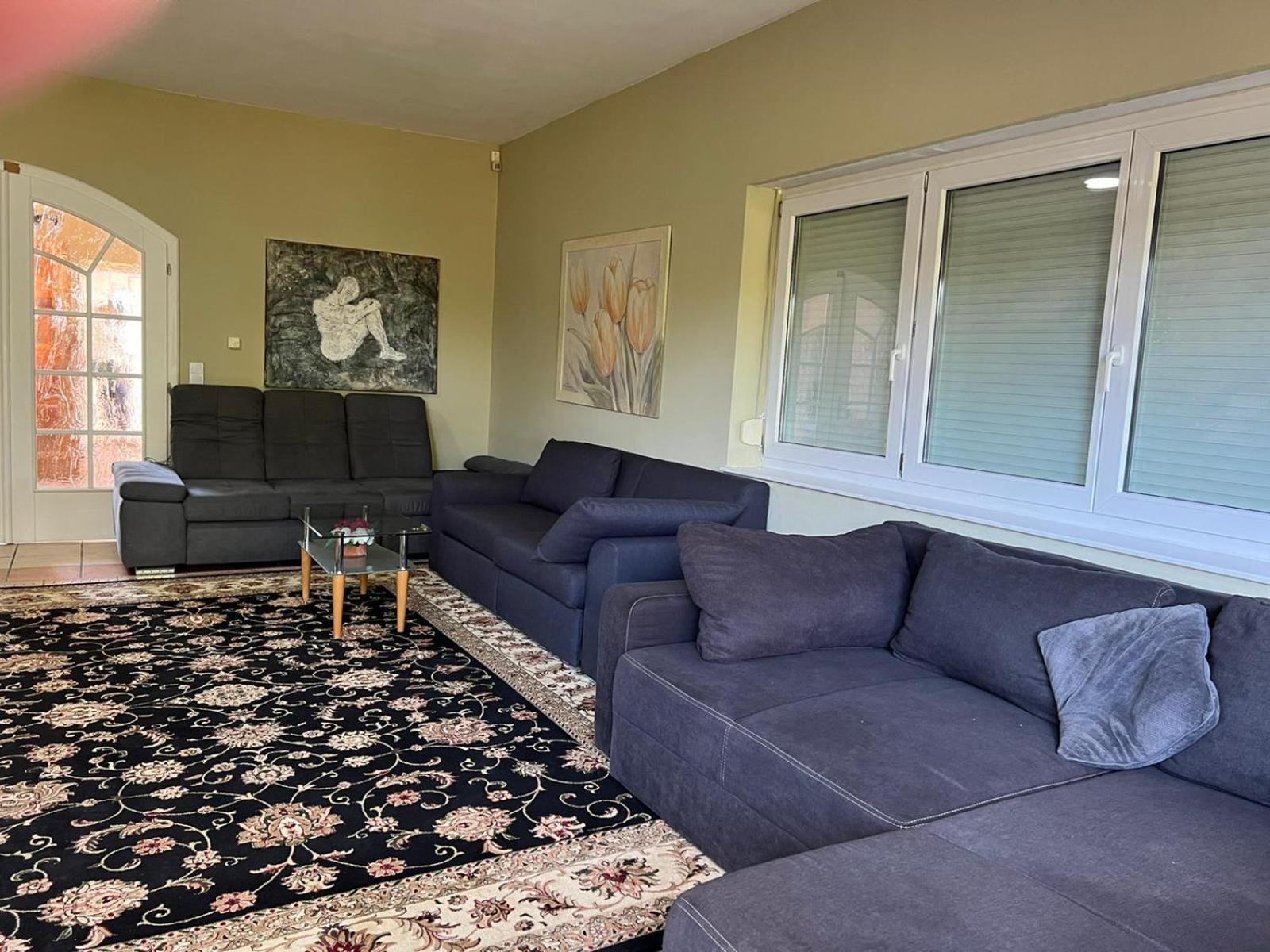 Elegant Garden Villa with Free Parking Sleeps 25