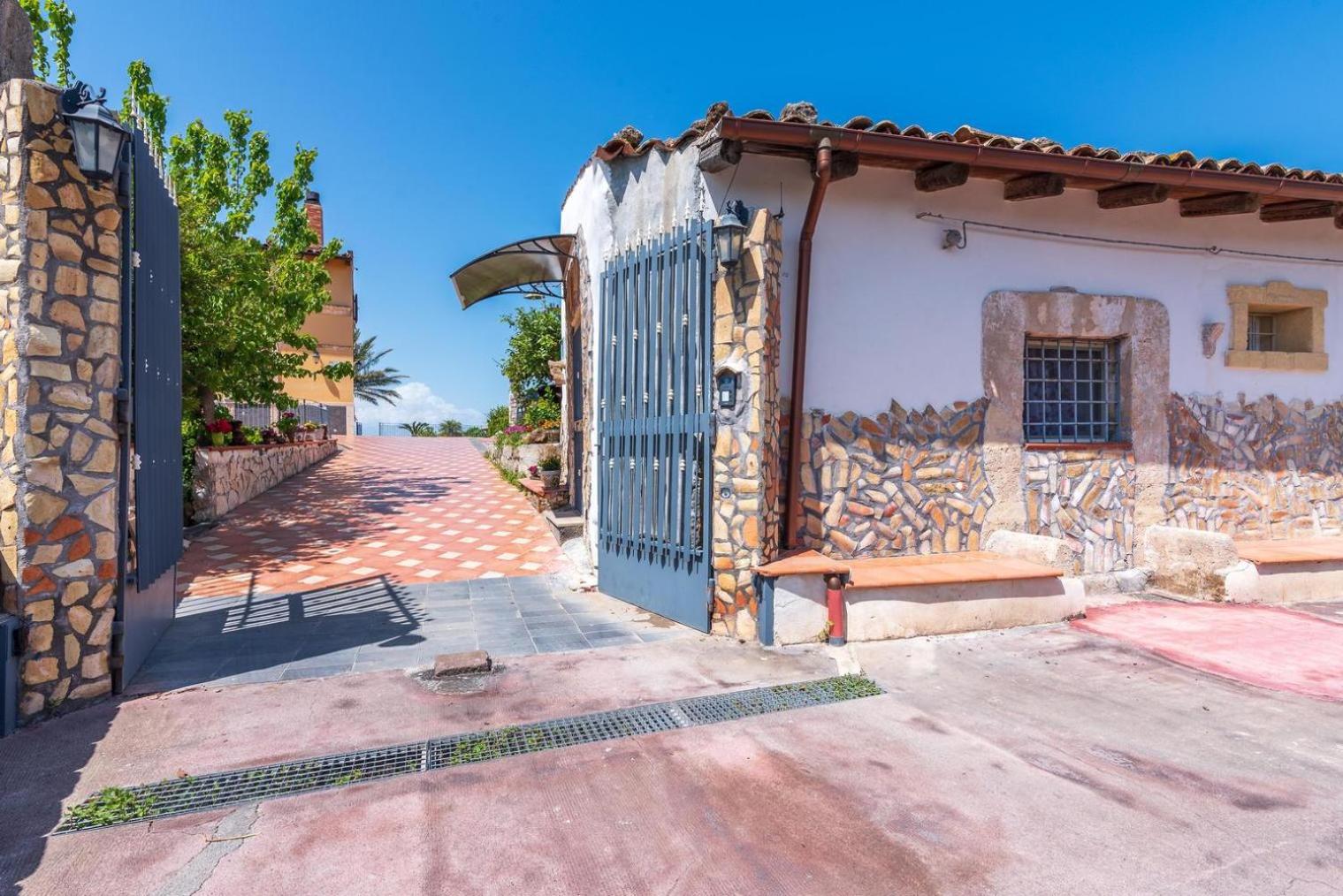 "la Casina del forno con piscina fra Catania e Siracusa "