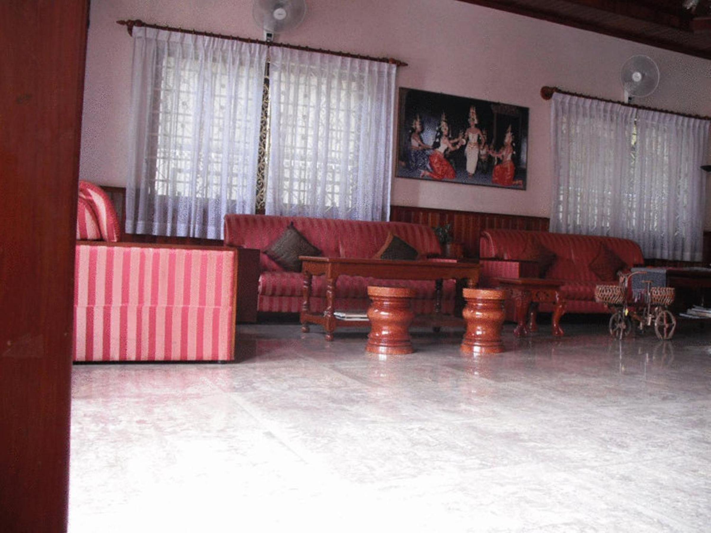 Mom's Guesthouse