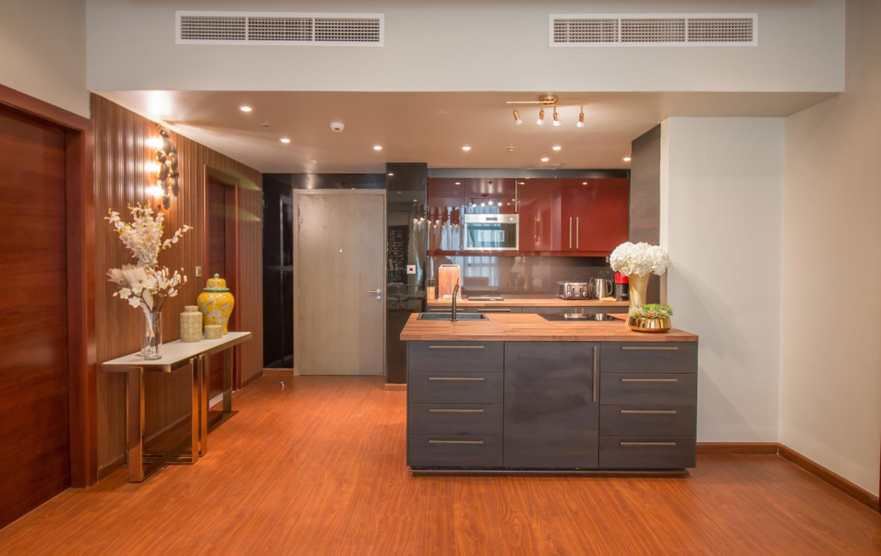 Luxurious 2BR - Fully Upgraded - High-end facilities