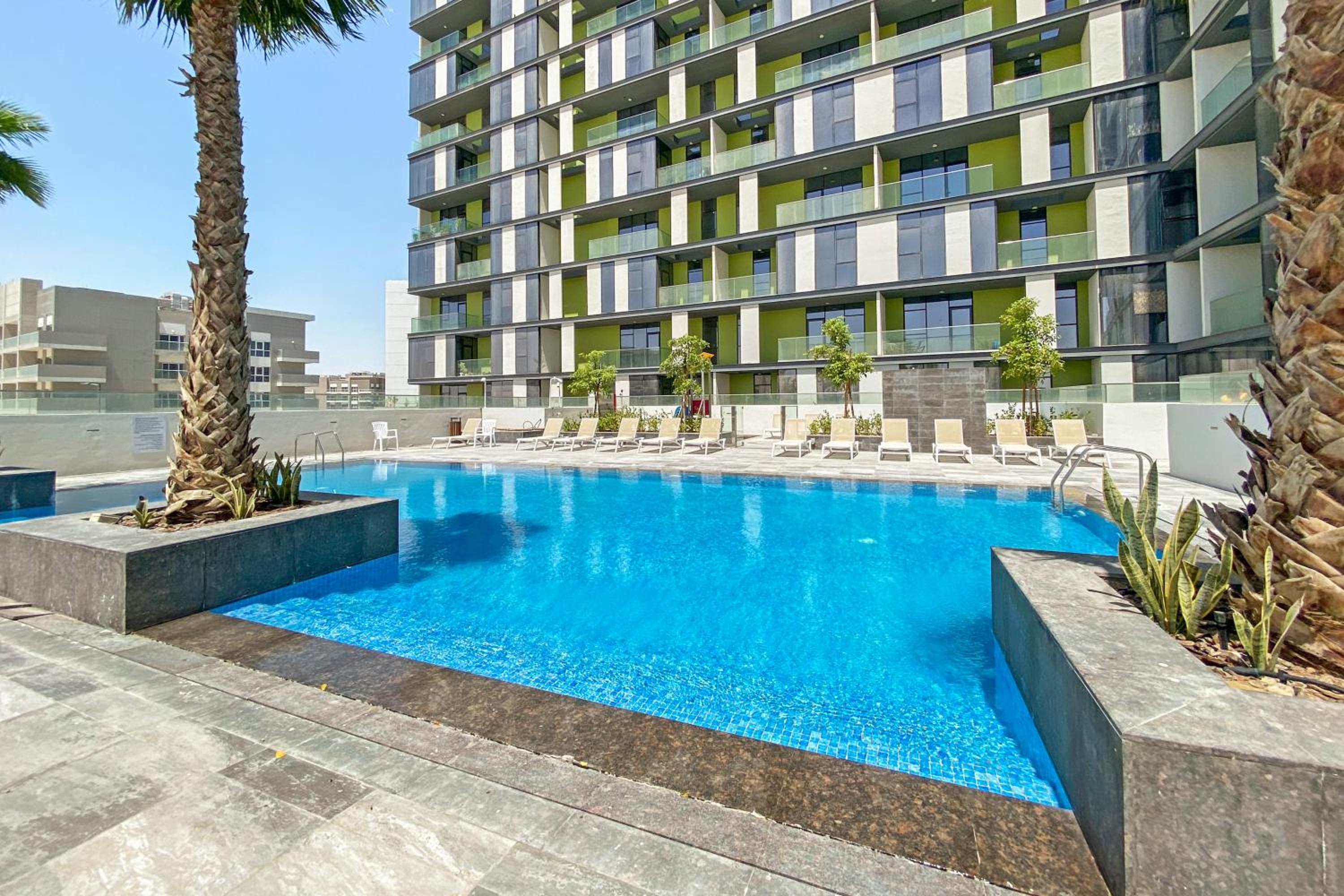 Luxurious 2BR - Fully Upgraded - High-end facilities