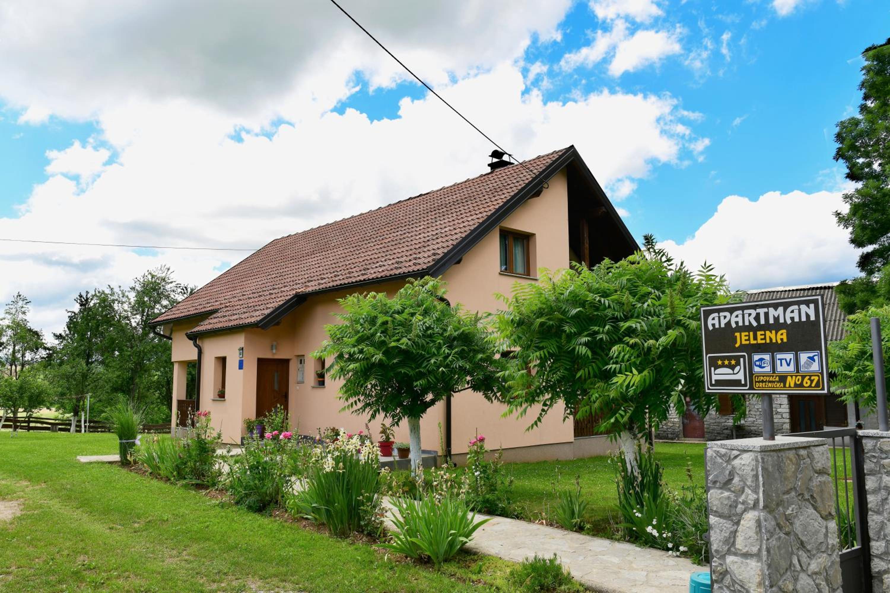 Apartman Jelena view 2