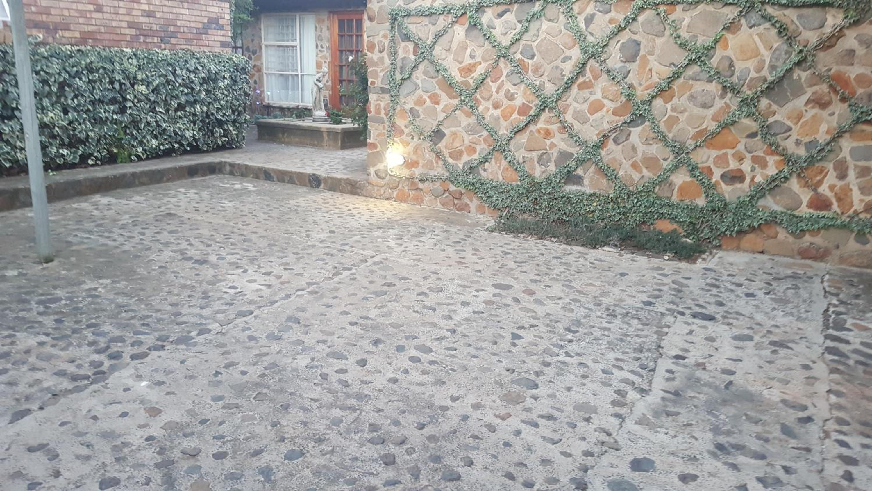 Gemsbok Cottage