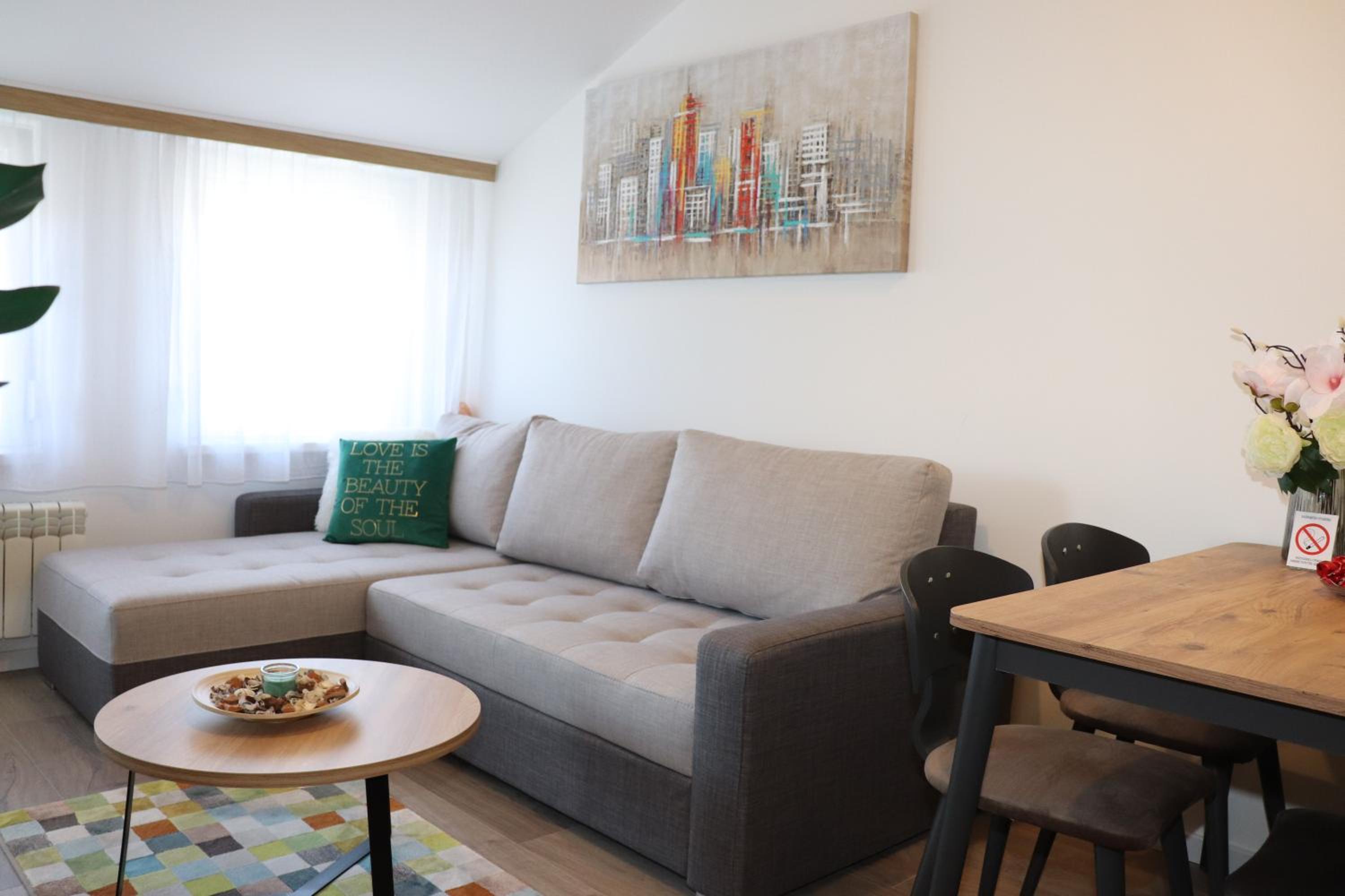 Apartman Mila 21 Parking Garage Garaža view 4