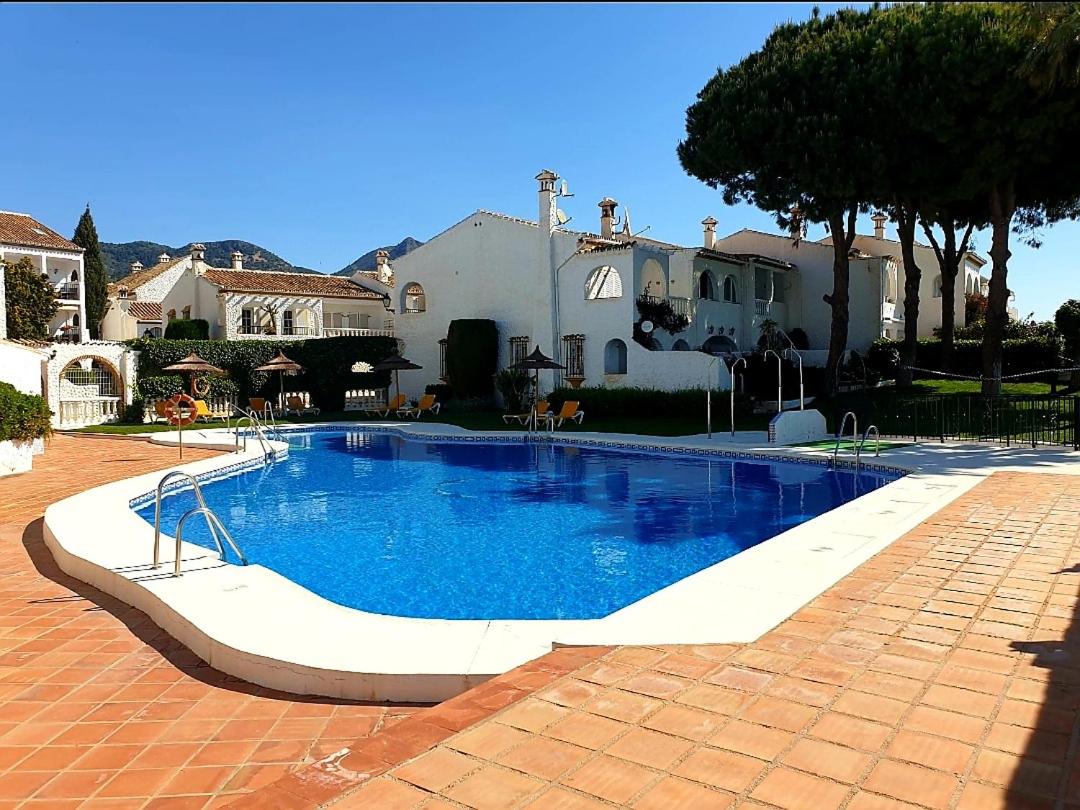 Apartamento Paradise - Relax, Piscina y Aire acondicionado view 3