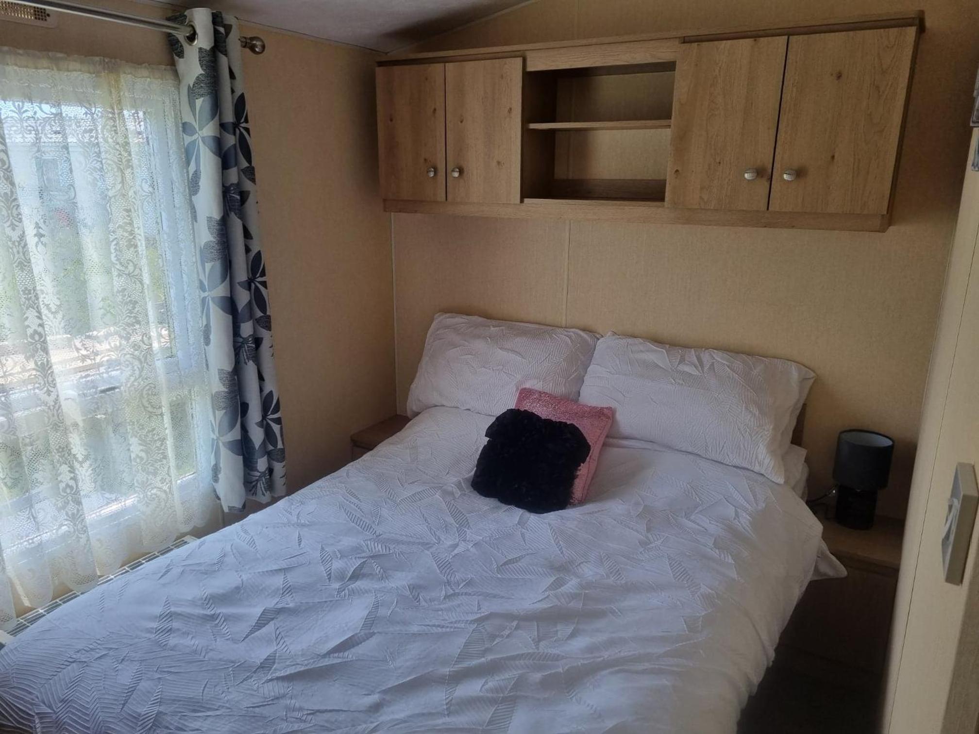8 BERTH DELUXE PG8 GOLDEN PALM CHAPEL st LEONARDS view 5