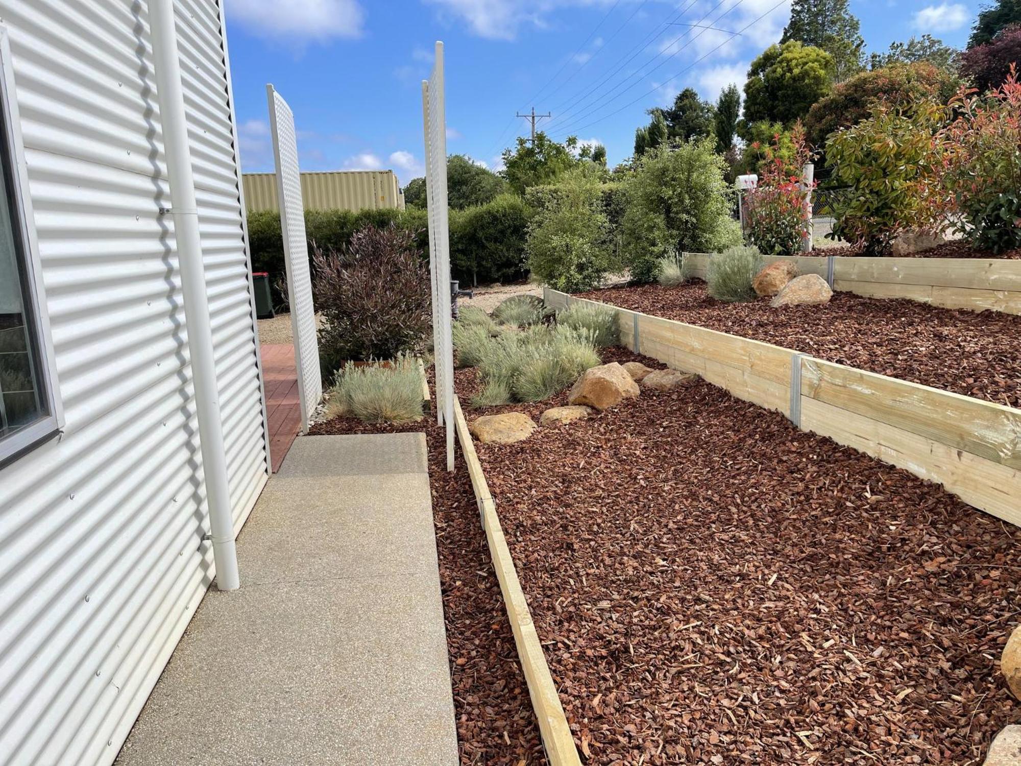 Damais - 4 king or 8 single beds WiFi, Netflix, Alexa, pet friendly