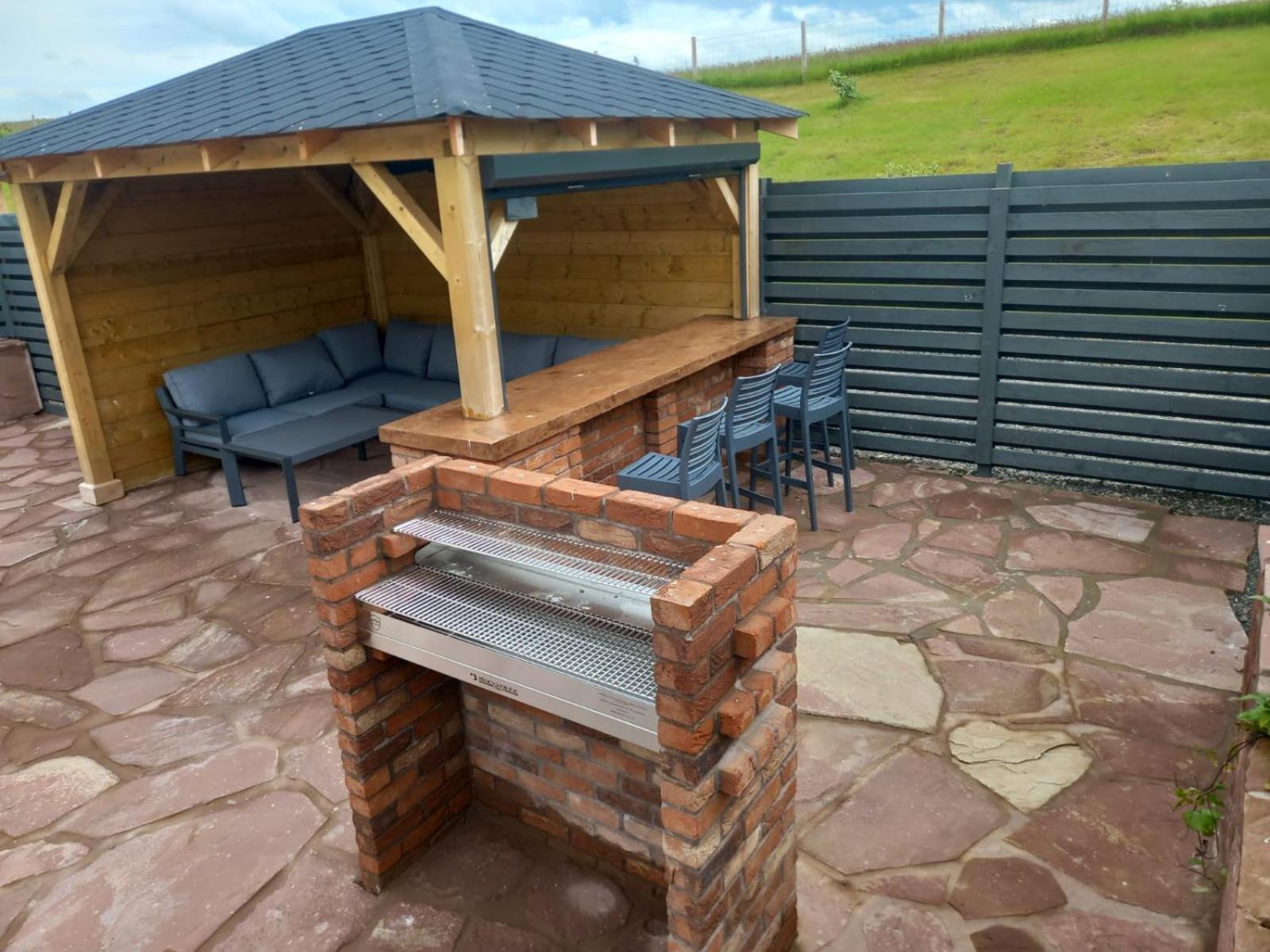 Westertonhill Lodges - Private Hot Tub Hire Available