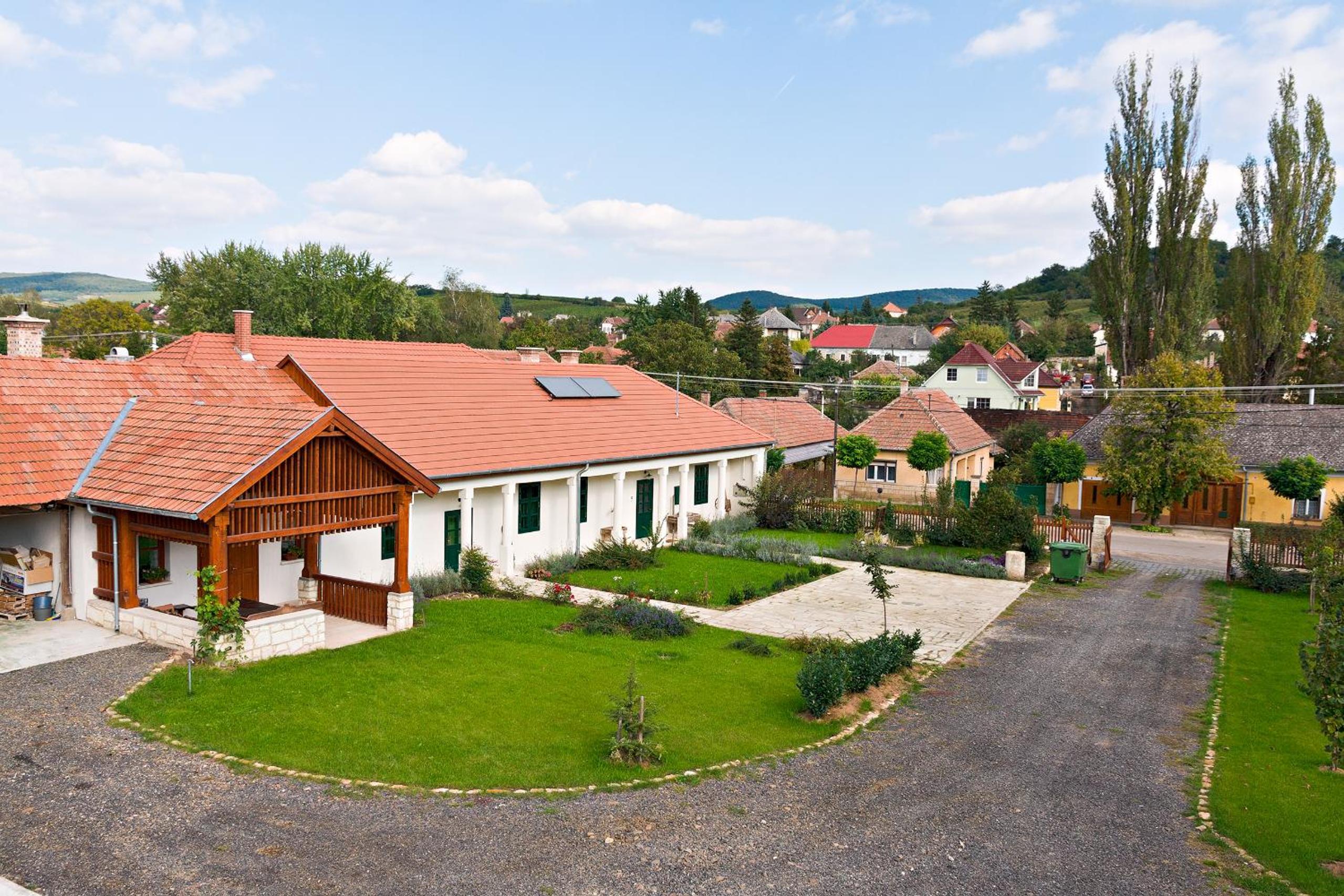 Barta Pince Vendégház Mád view 3