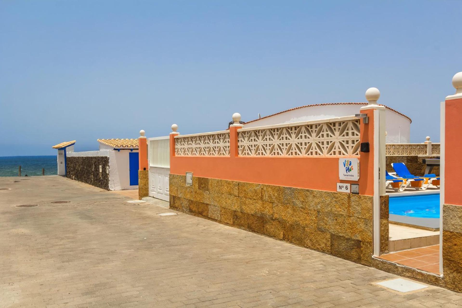 Villa Tamarindos by Villa Plus