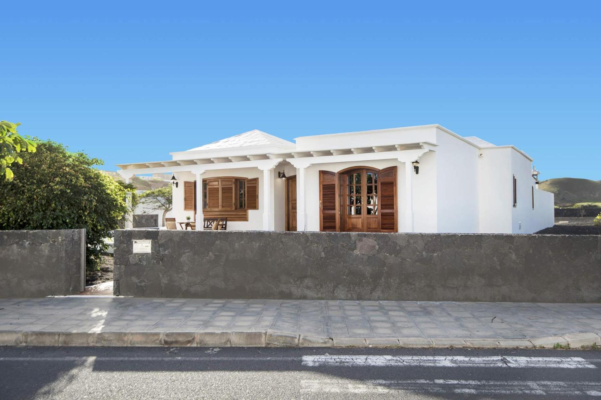 Villa Vegueta by Villa Plus
