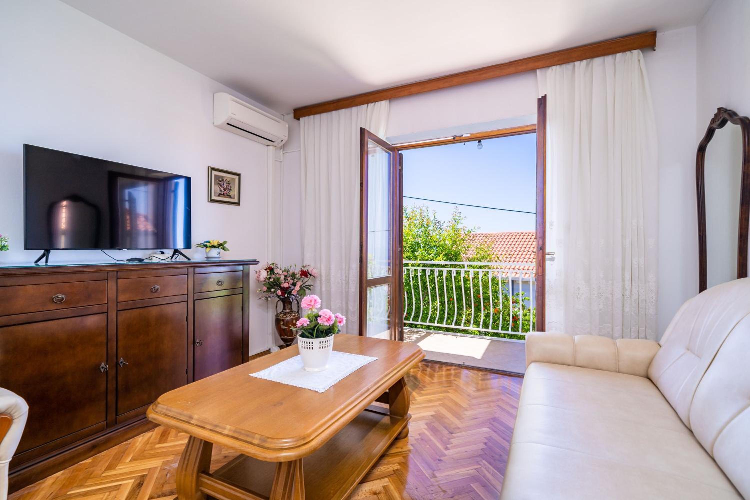 Apartments & Rooms Stella
