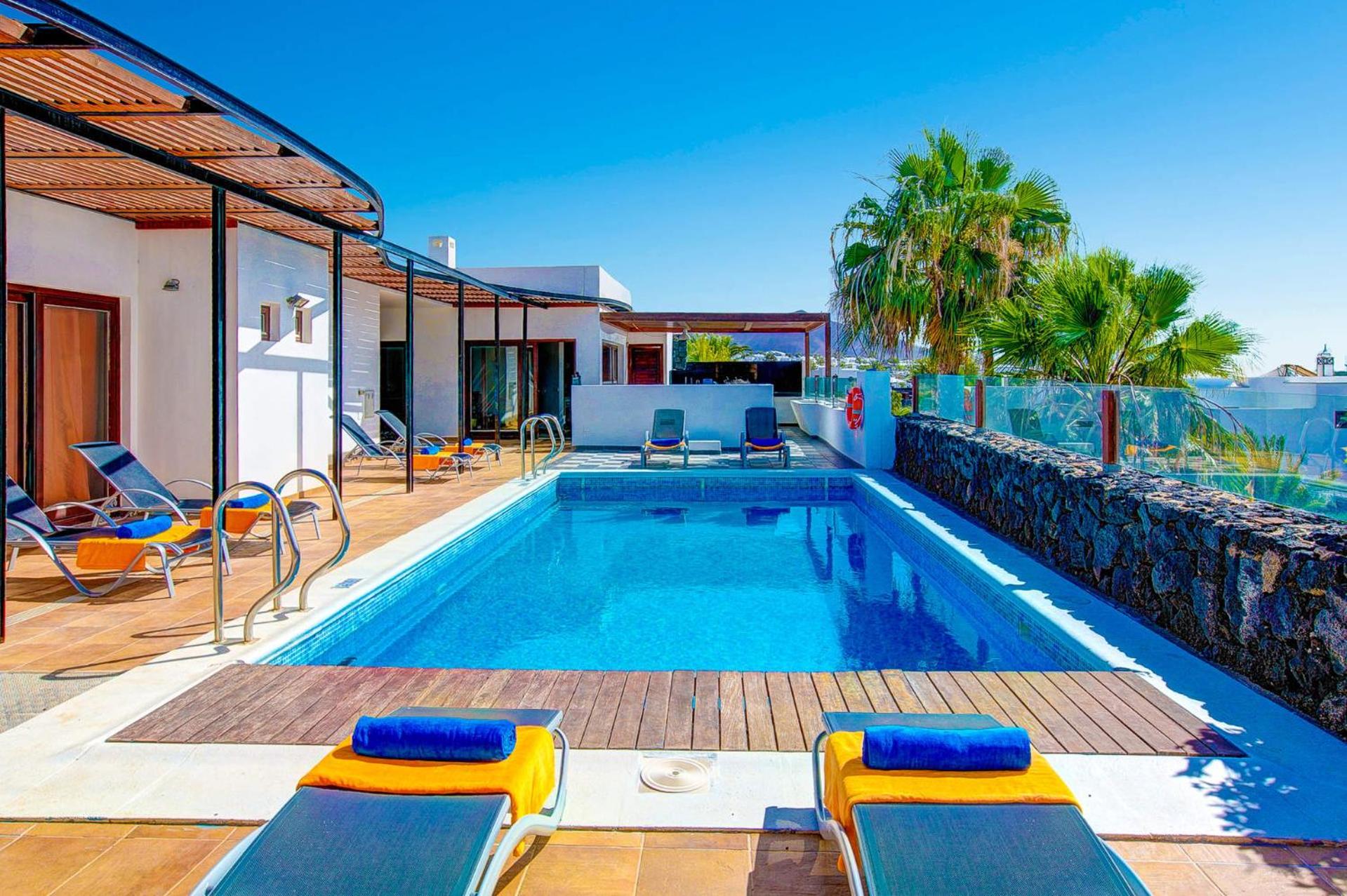 Villa Corito Cinco by Villa Plus