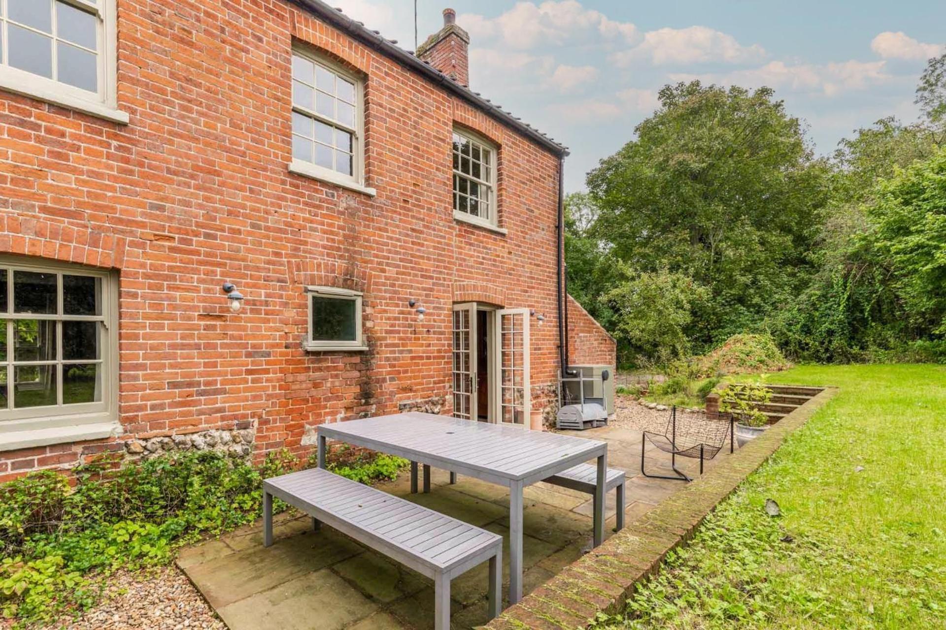 Host & Stay - Haclins Cottage view 5