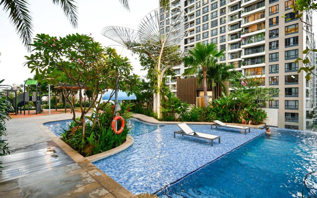 Estella Heights Saigon City View 2BR Apartment & Pool