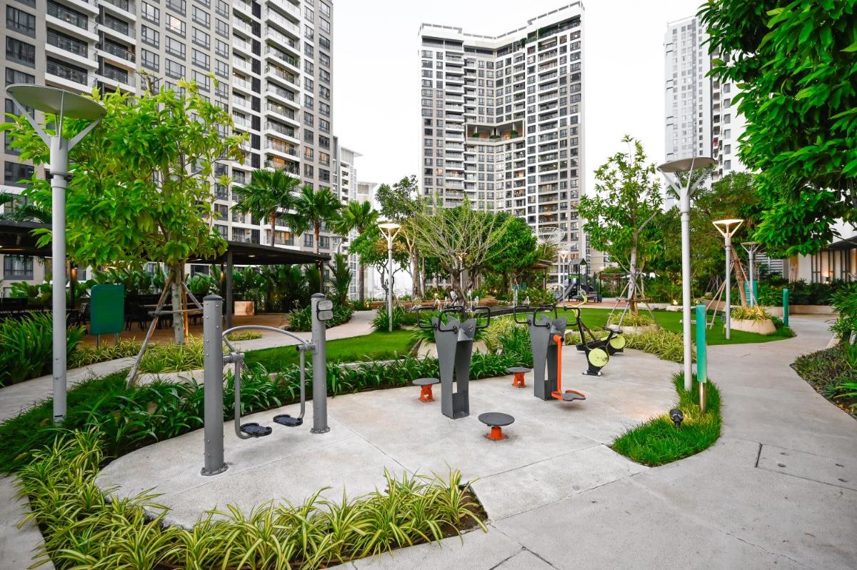 Estella Heights Saigon City View 2BR Apartment & Pool
