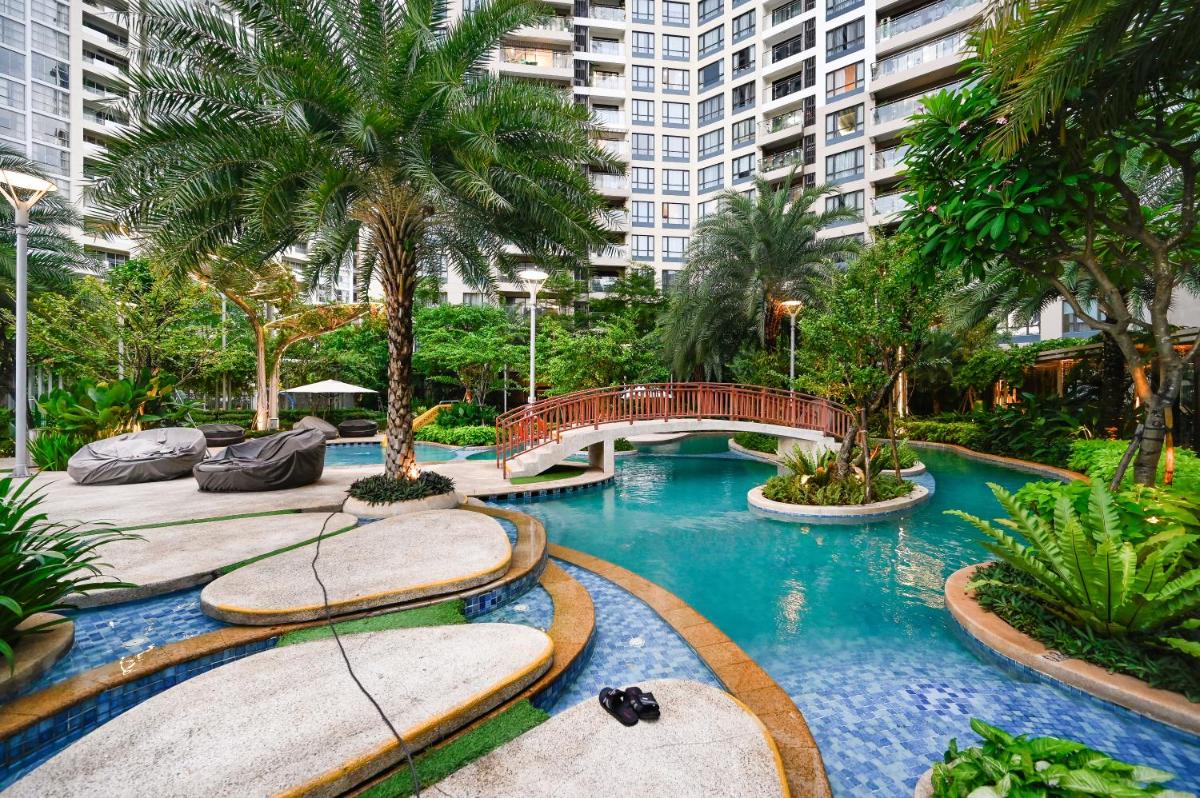 Estella Heights Saigon City View 2BR Apartment & Pool