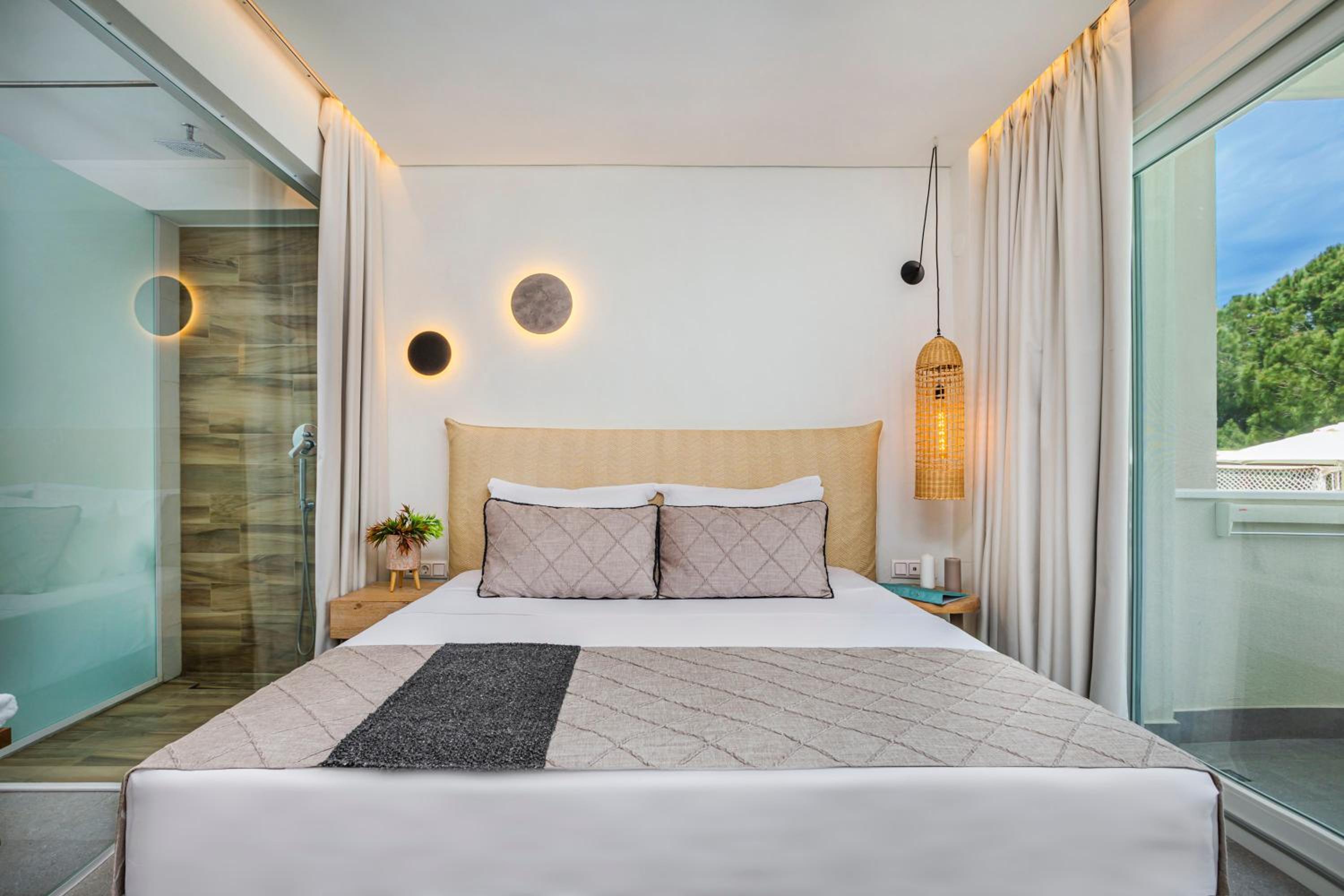 Mirablue Luxury Residences