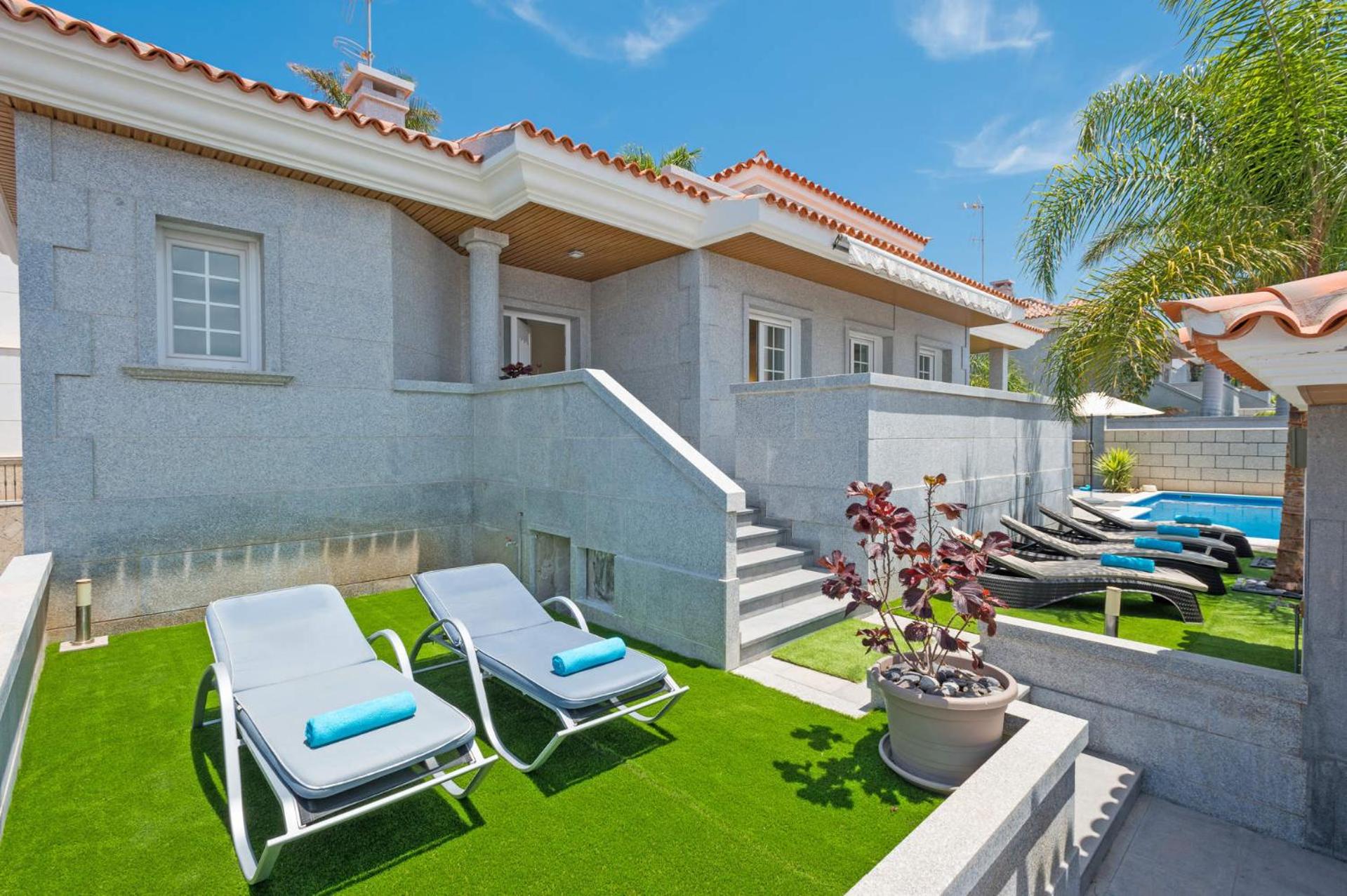 Villa Leonardo Dos by Villa Plus