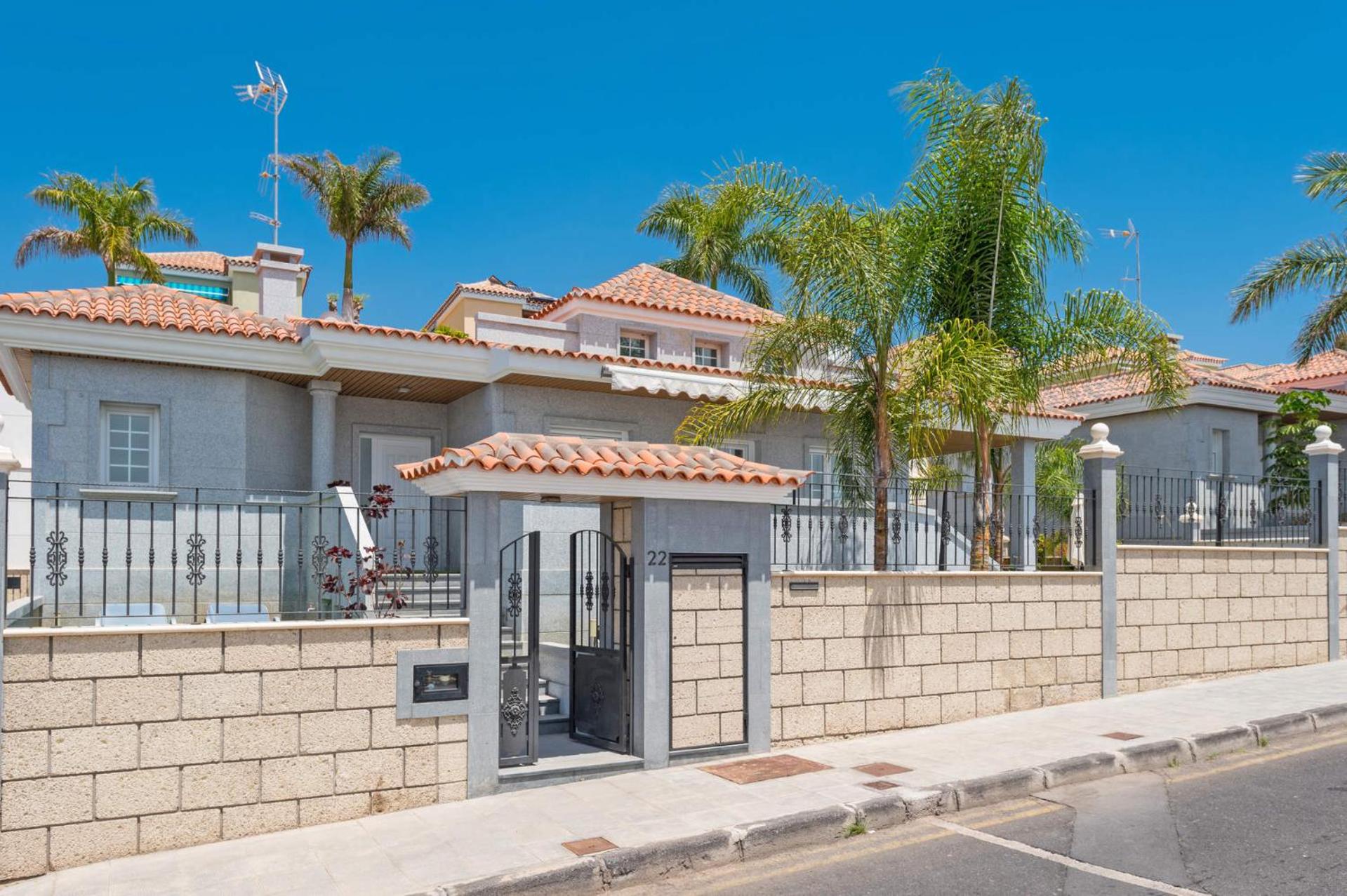 Villa Leonardo Dos by Villa Plus