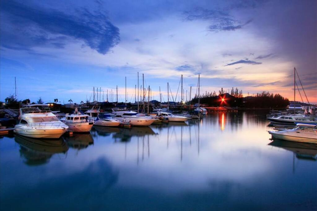 Omari - Tiara Bay Marina Island Lumut Homestay photo 1