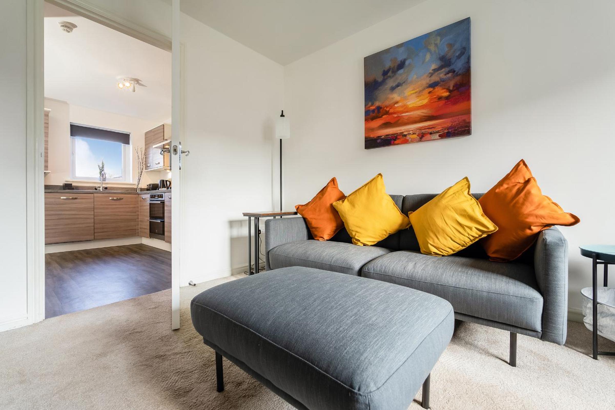 Modern 3-Bed Family Home Near Glasgow Airport