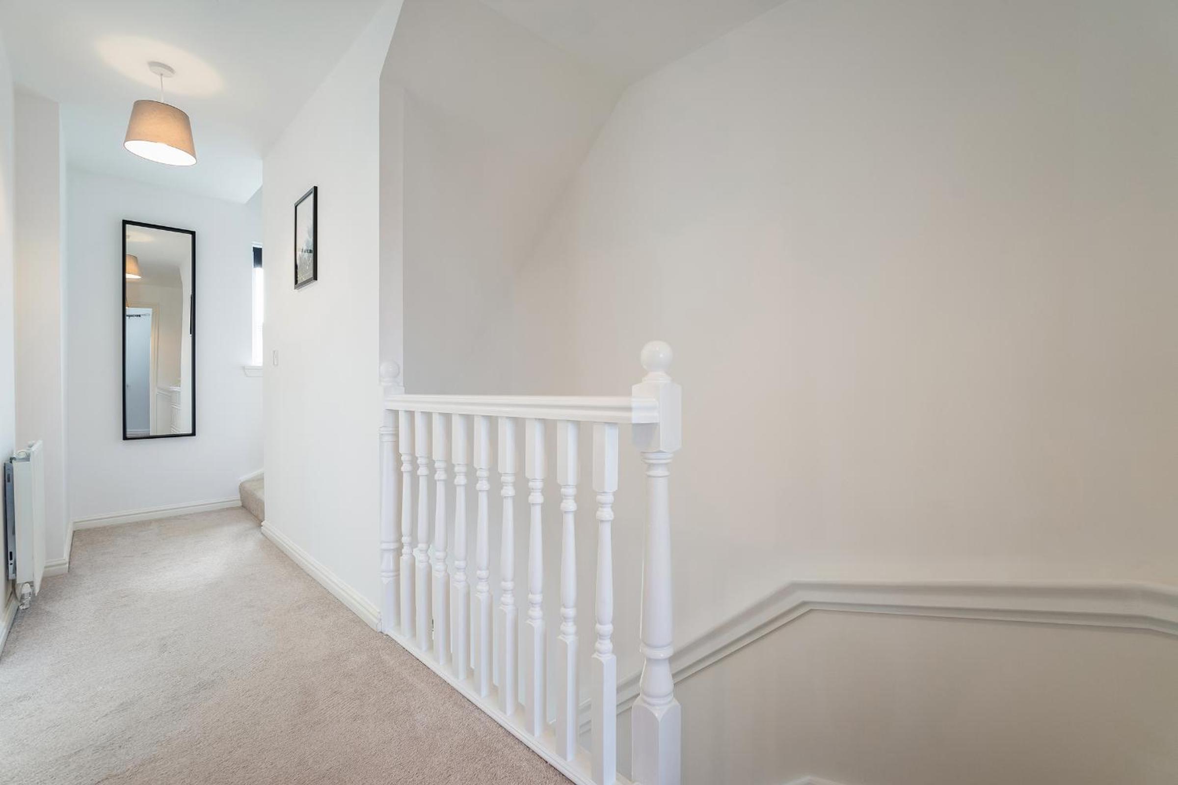 Modern 3-Bed Family Home Near Glasgow Airport