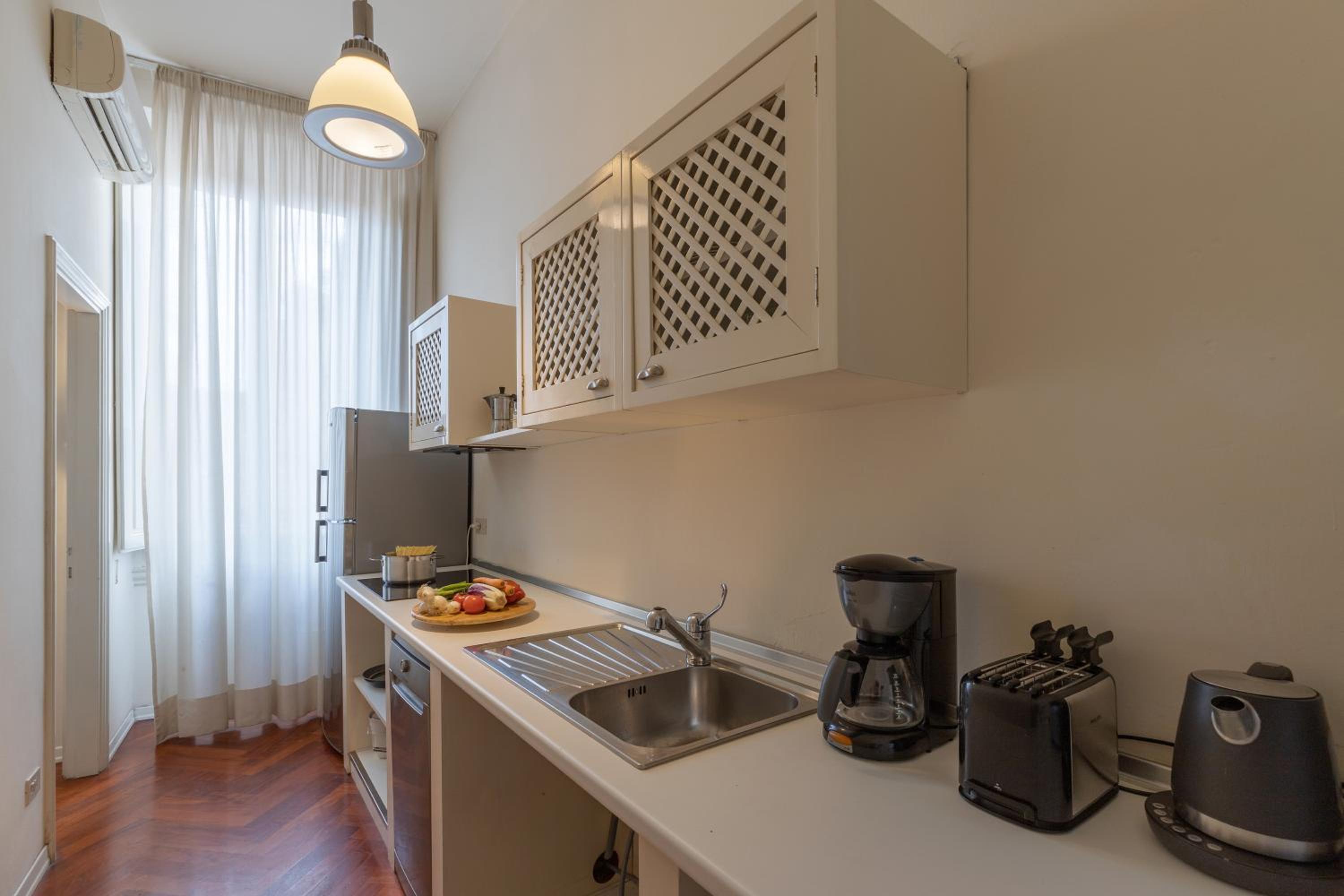 Seta spacious apartment next to the Duomo