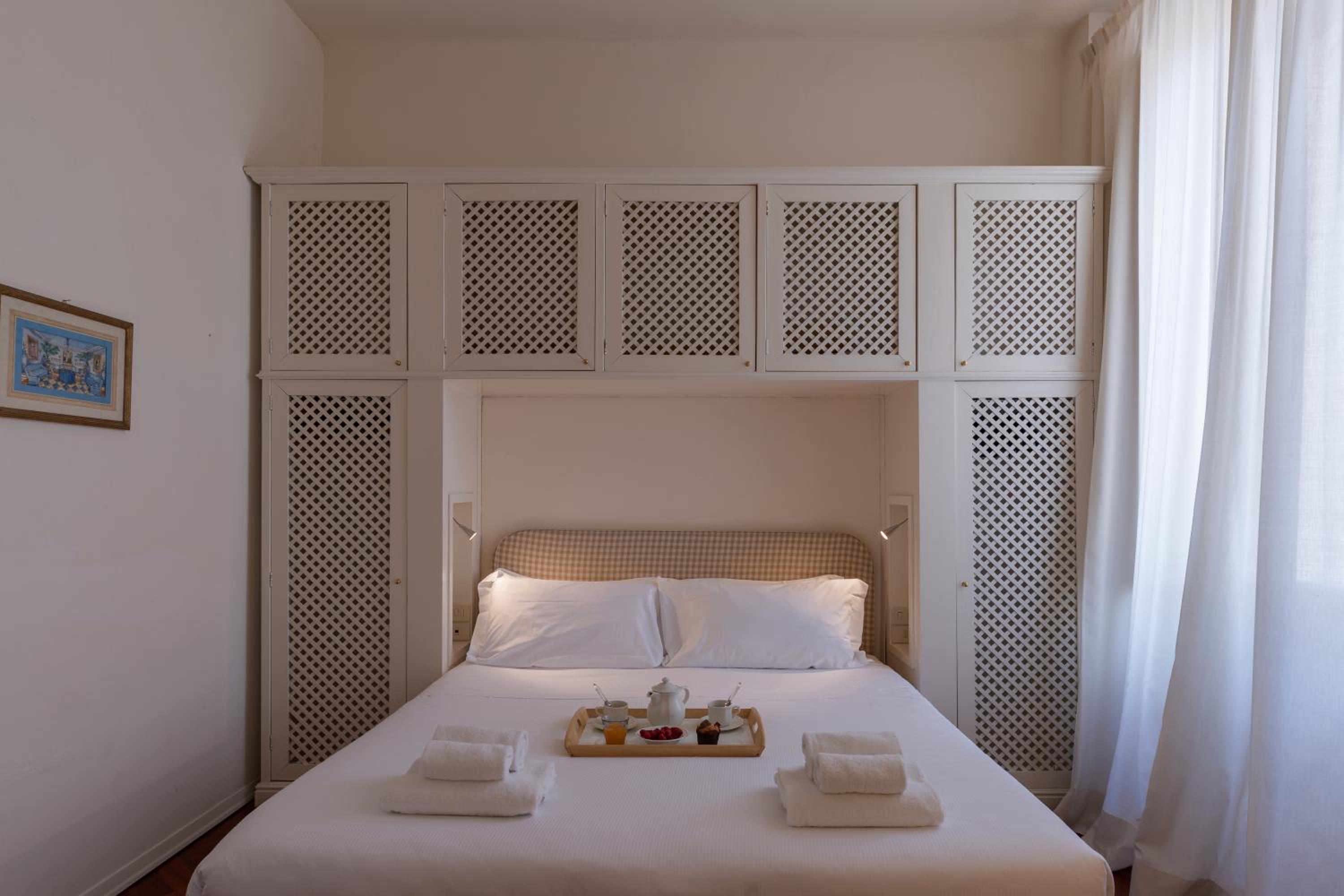 Seta spacious apartment next to the Duomo