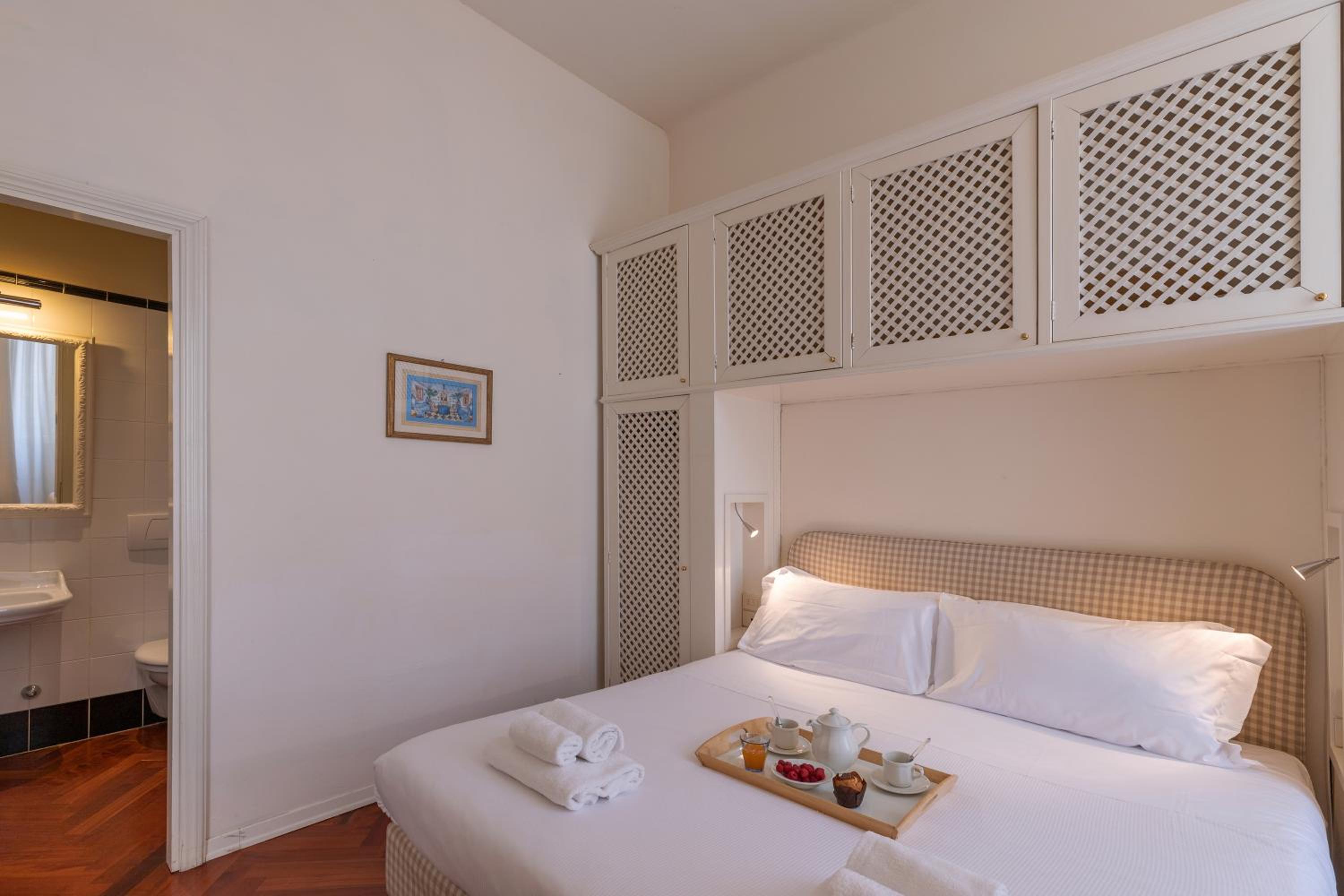 Seta spacious apartment next to the Duomo