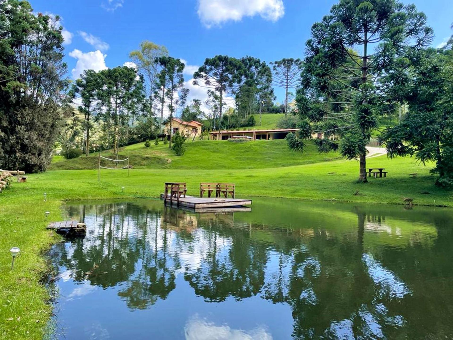 Linda Casa de campo c lazer prox Camp do Jordao SP