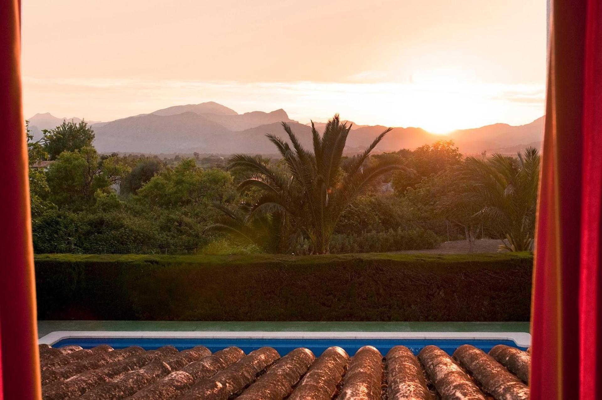 Villa Conxa Bisanyes by Villa Plus