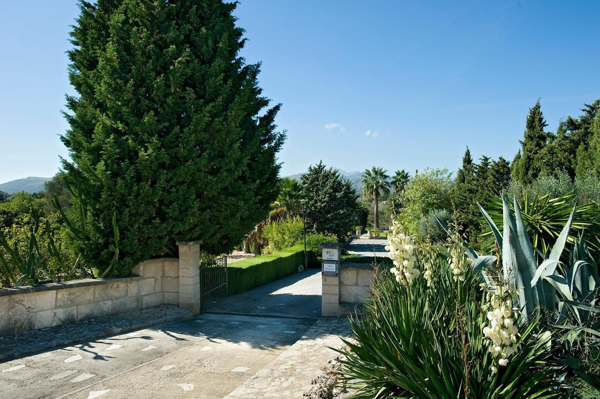 Villa Conxa Bisanyes by Villa Plus